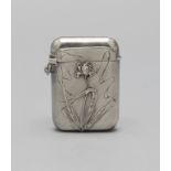 Jugendstil Streichholzetui mit Schwertlilie / A silver Art Nouveau vesta case with an iris, ...