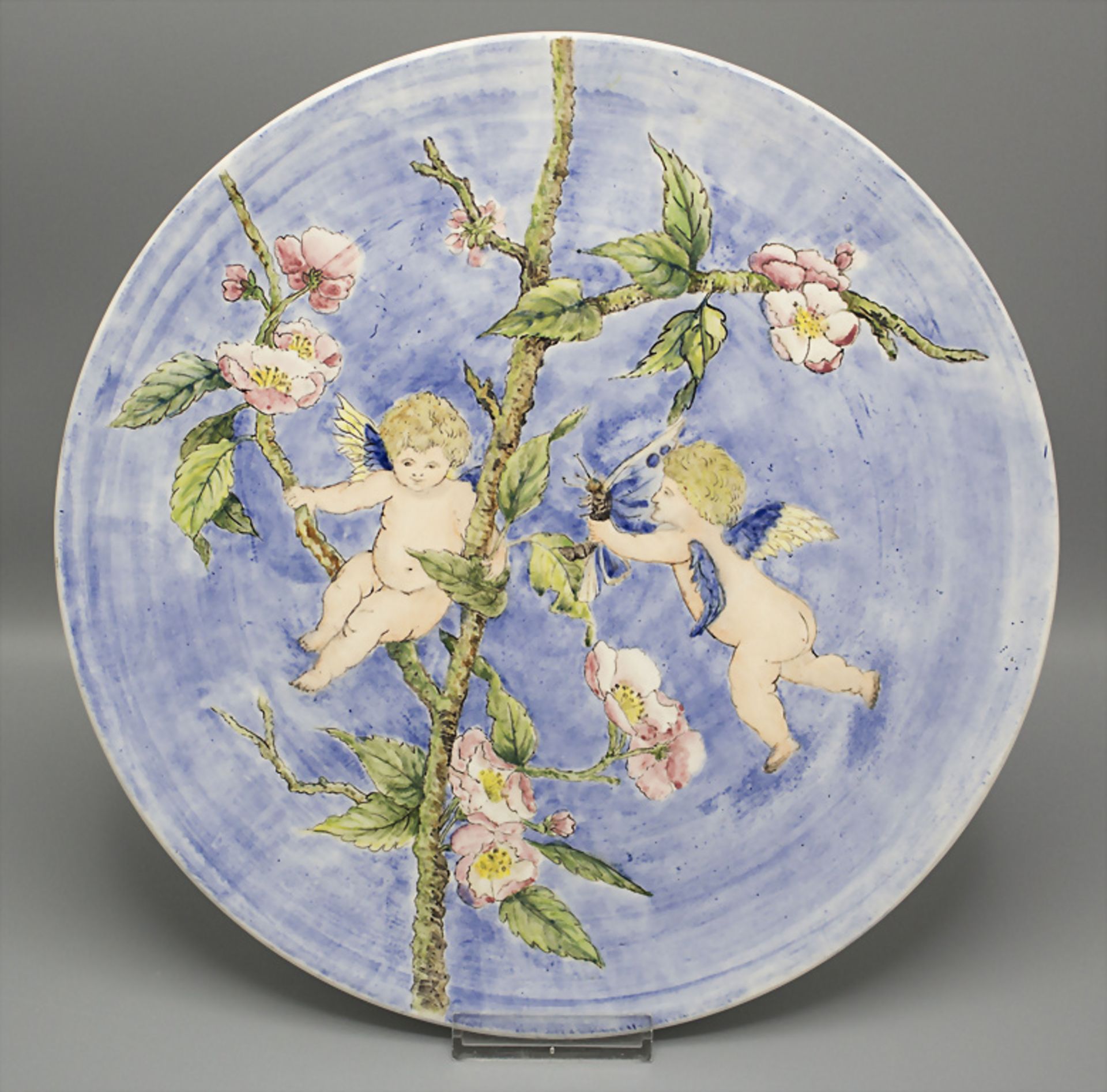 Jugendstil Wandteller mit Puttos / An Art Nouveau wall plate with cherubs, Hermann Heyne, ...