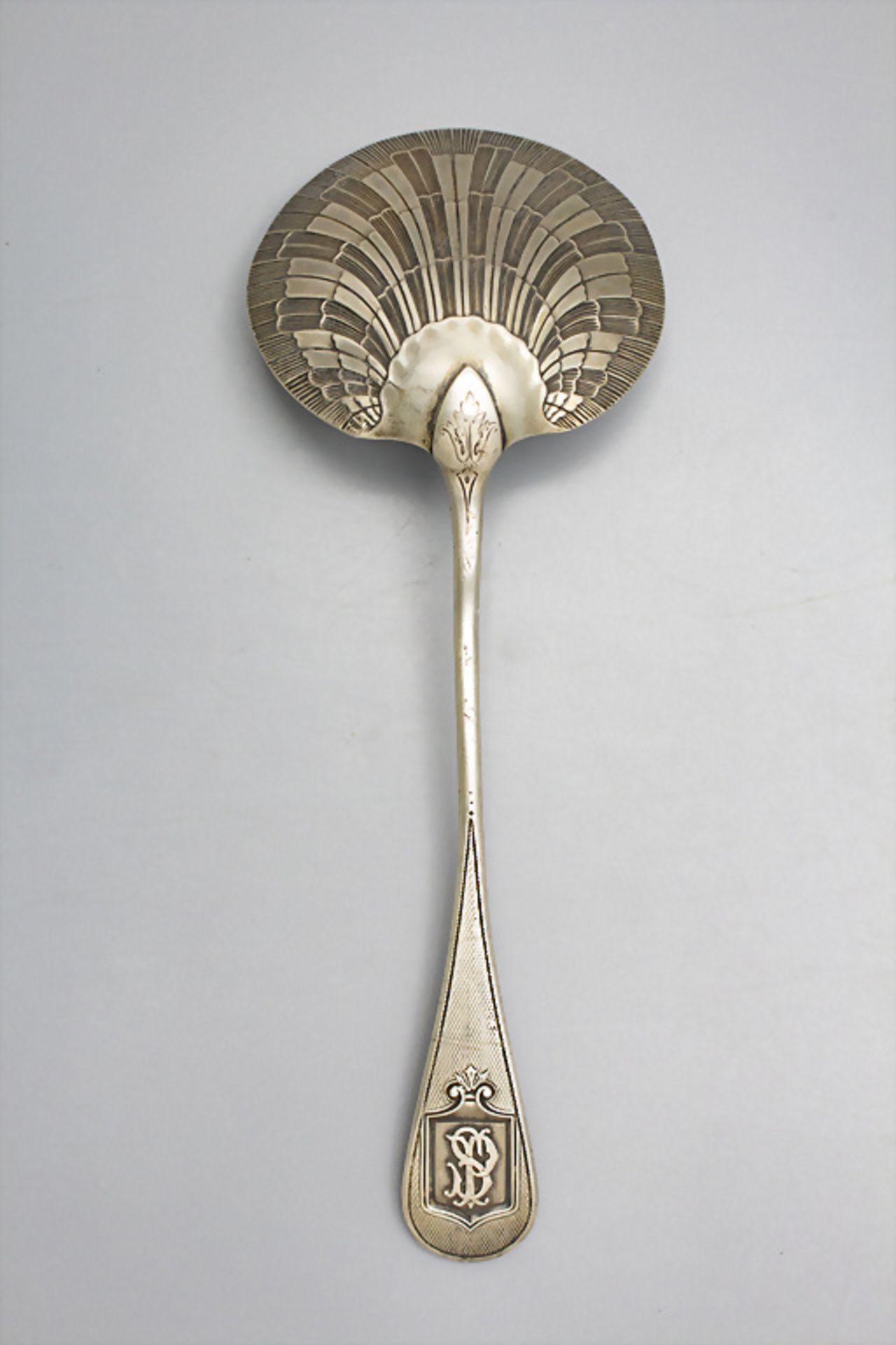 Sahnelöffel / Vorlegelöffel / A silver serving spoon, Frankreich, um 1880 - Bild 2 aus 3