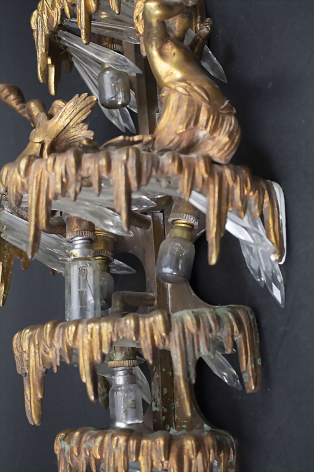 Außergewöhliche Bronze Wandlampe 'Wasserfall mit 2 Putti als Nereiden mit Schneckenhörnern' / ... - Bild 5 aus 11