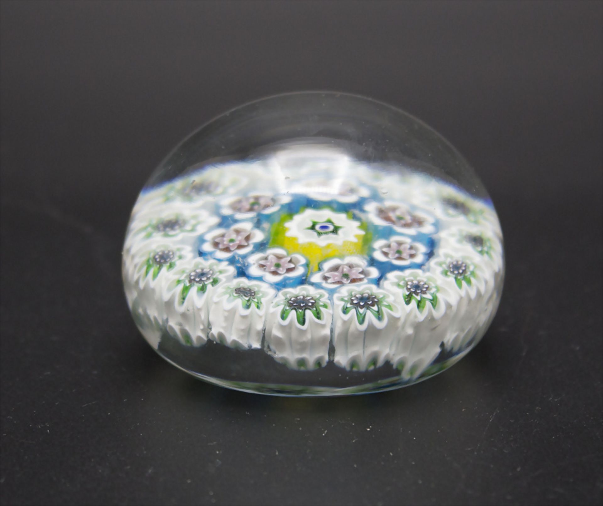 Briefbeschwerer / A paperweight, Murano 20. Jh. - Bild 2 aus 3