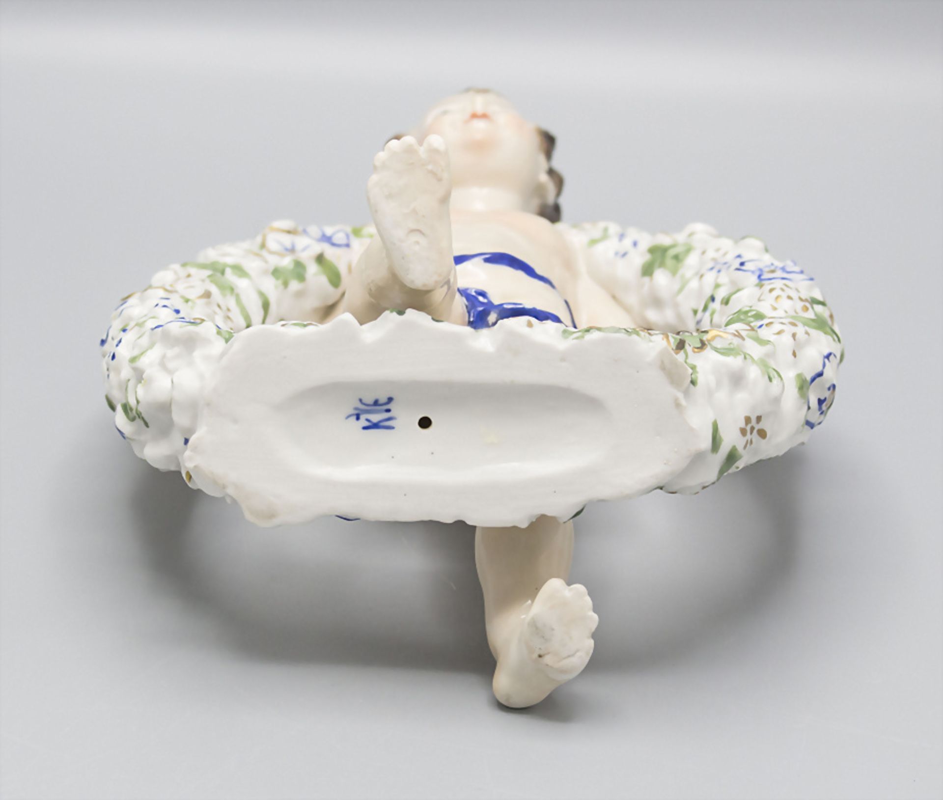 2 Putti Figuren / Two figures of porcelain, Karl Ens, Volksstedt-Rudolstadt, Anfang 20. Jh. - Bild 9 aus 9