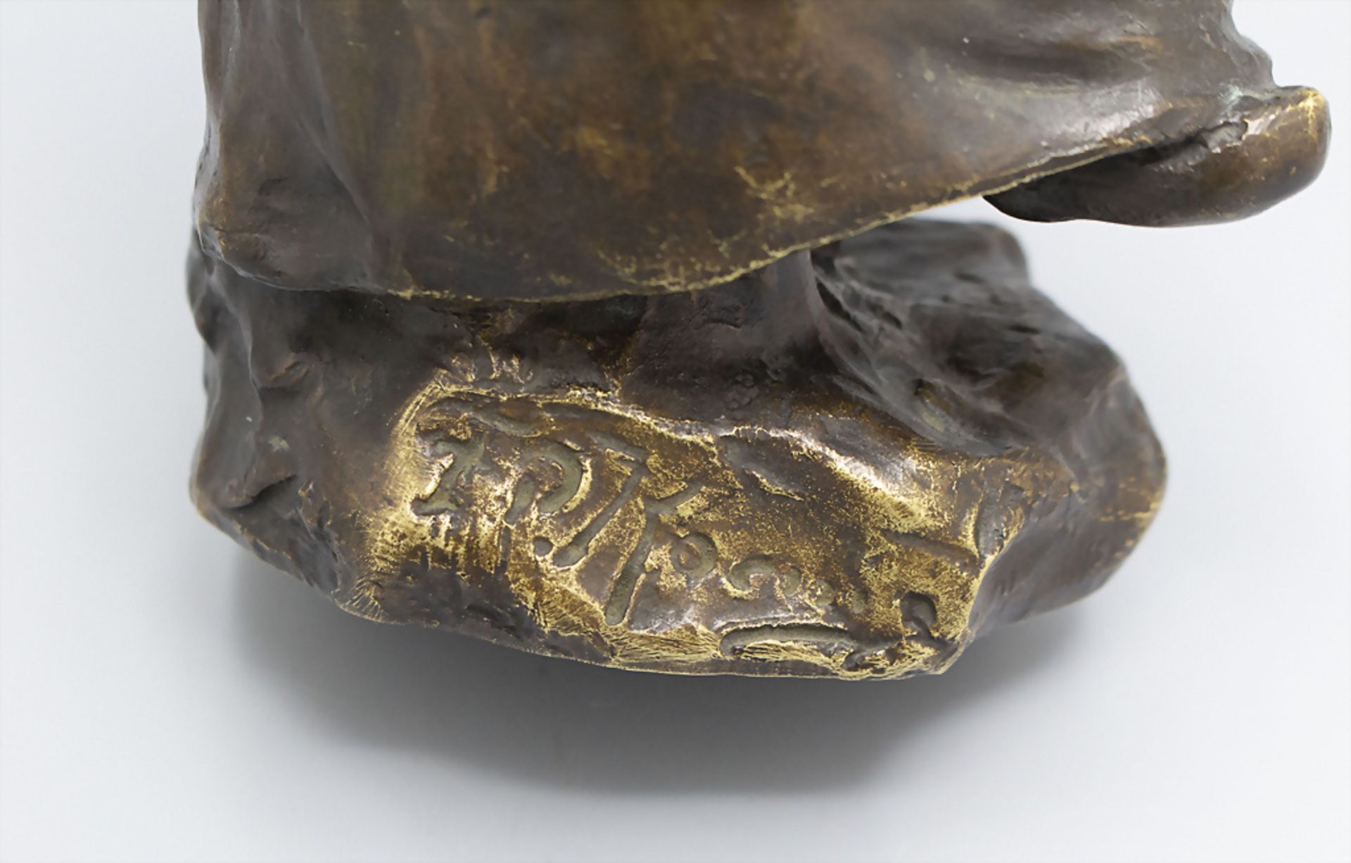 Bronze Figur 'kleines Mädchen mit Schale' / A bronze figure of a girl holding a bowl, F.P. ... - Image 6 of 6