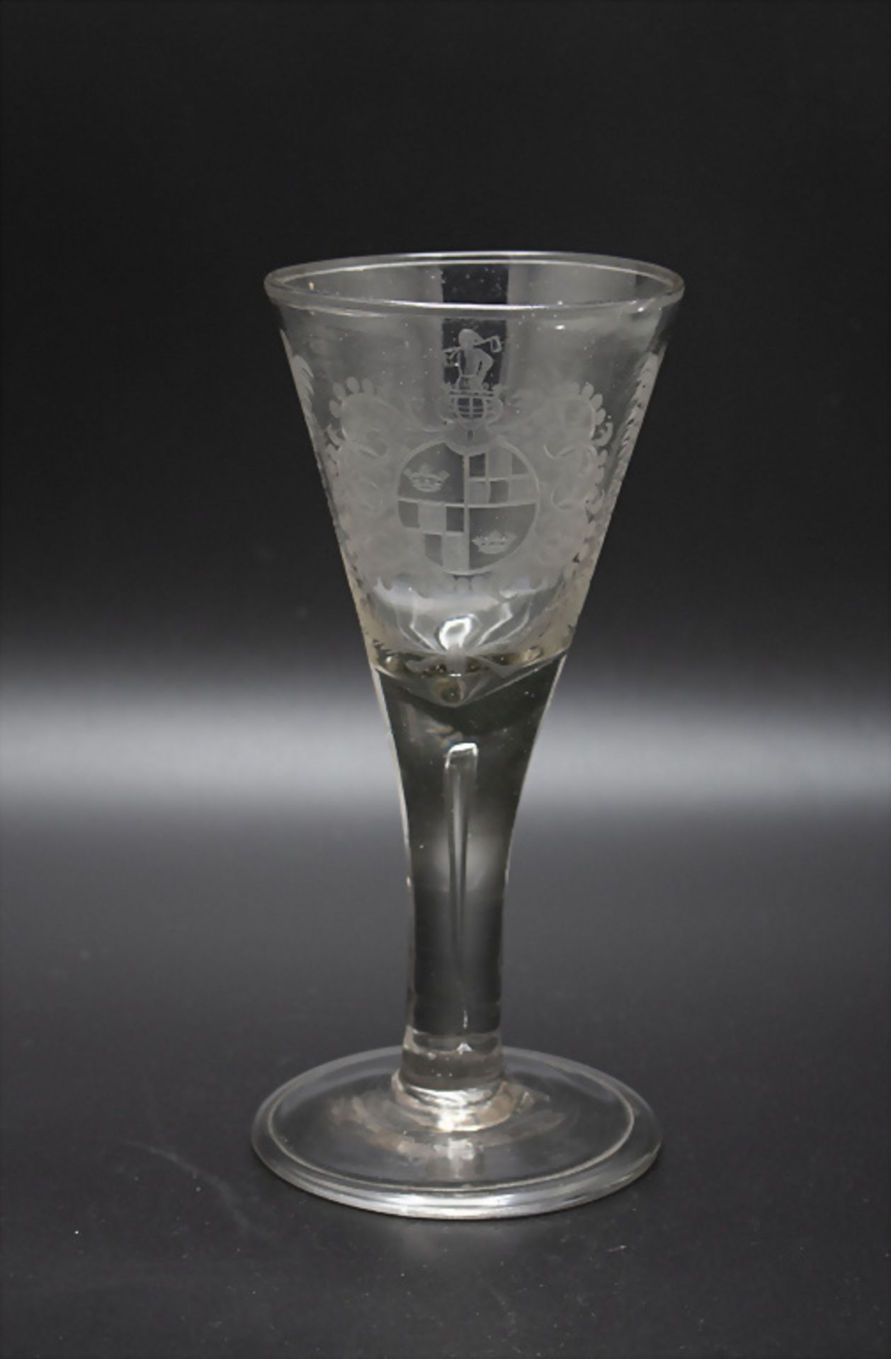 Spitzkelch mit Wappen / A glass goblet with coat of arms, Weserbergland oder Lauenstein, 18. Jh.