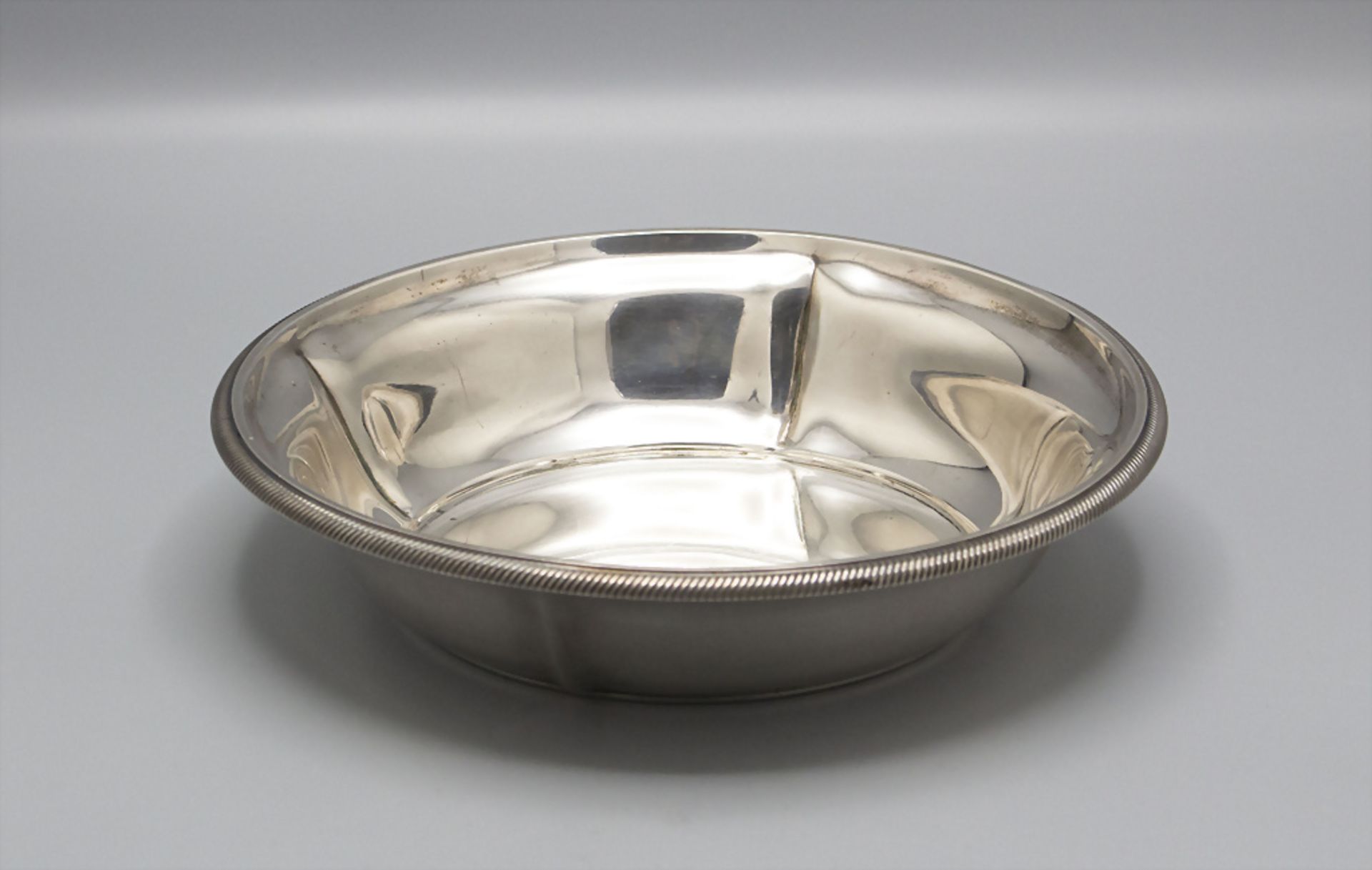 Vierpassige Silberschale / Bol en argent massif / An silver bowl, Hènin & Cie, Paris, um 1900