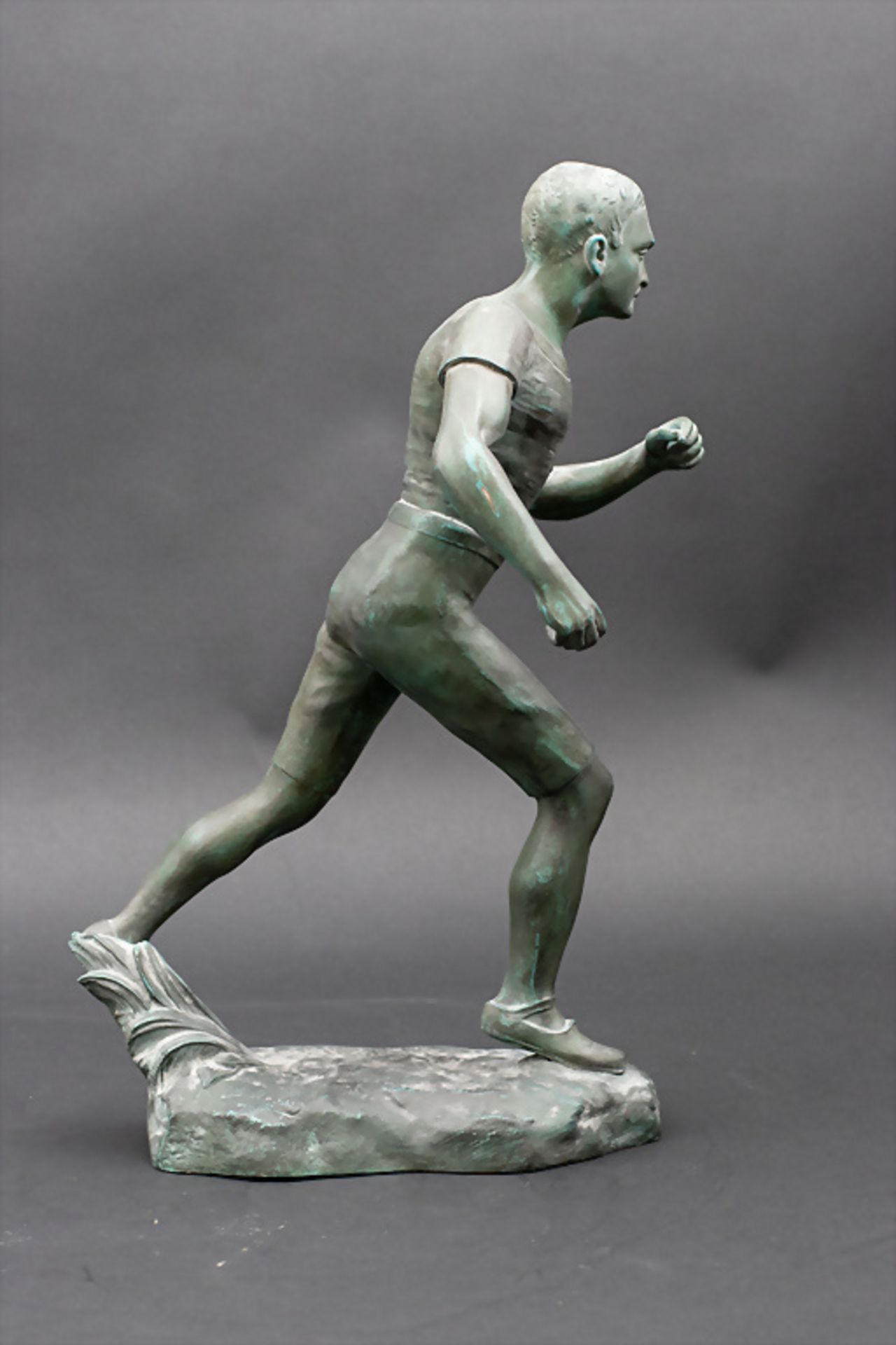 Sportlerfigur 'Läufer' / A sportsman figure of a runner, Frankreich, um 1920 - Bild 5 aus 8