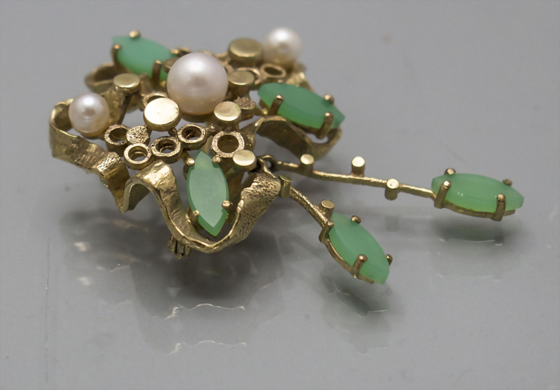 Gelbgold Brosche mit Perlen und Chrysopras / An 8 ct gold brooch with pearls and chrysoprase, ... - Image 2 of 3