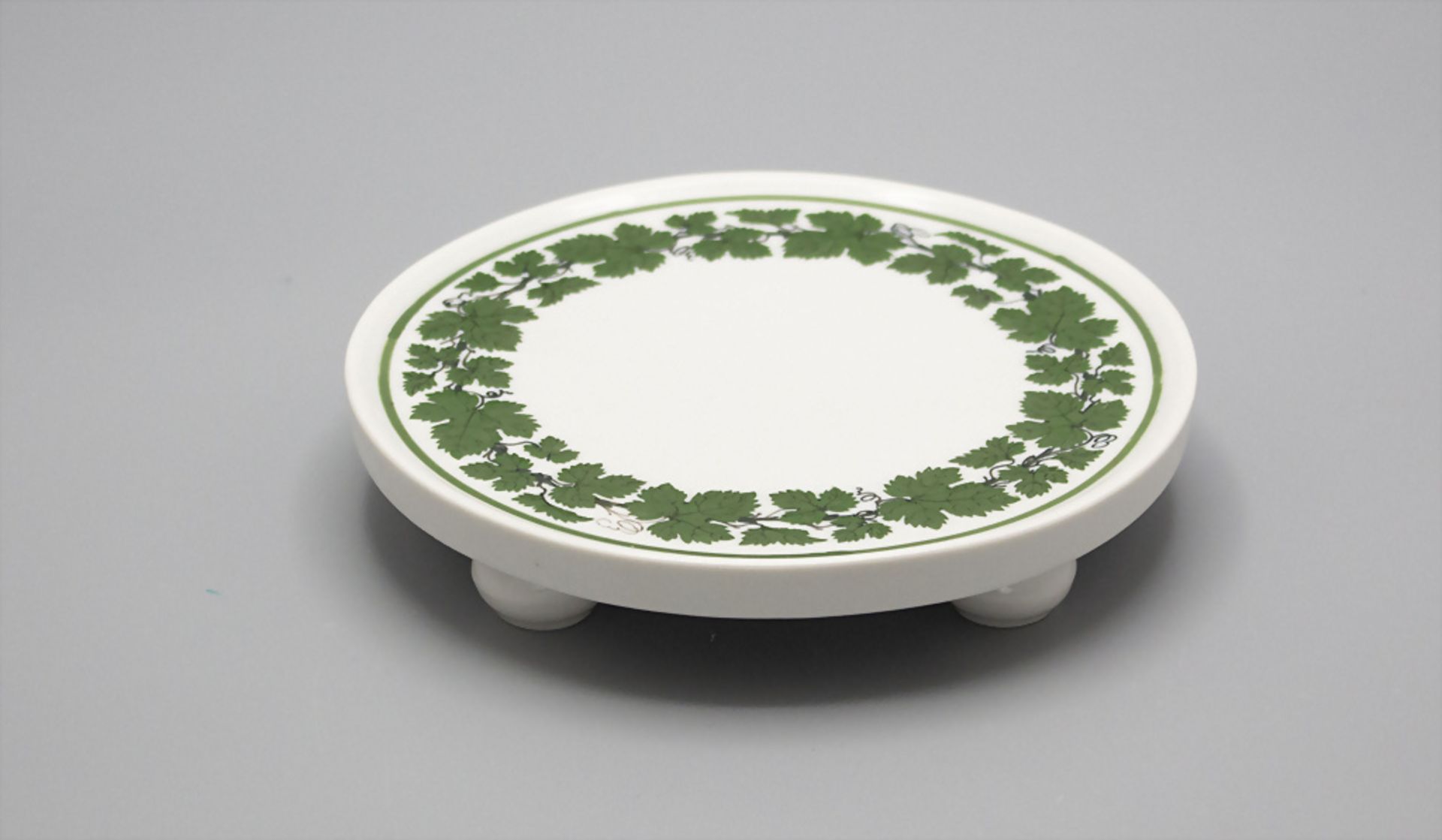 Untersetzer mit 'Weinlaub' / A coaster with vine leaves, Meissen, Pfeifferzeit, 1924-1934