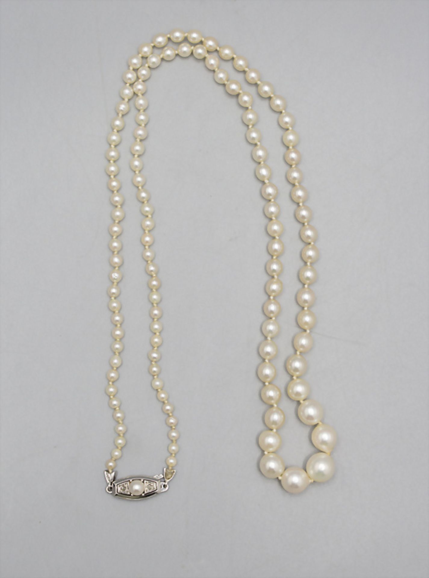 Perlenkette / A pearl necklace, 19. Jh.