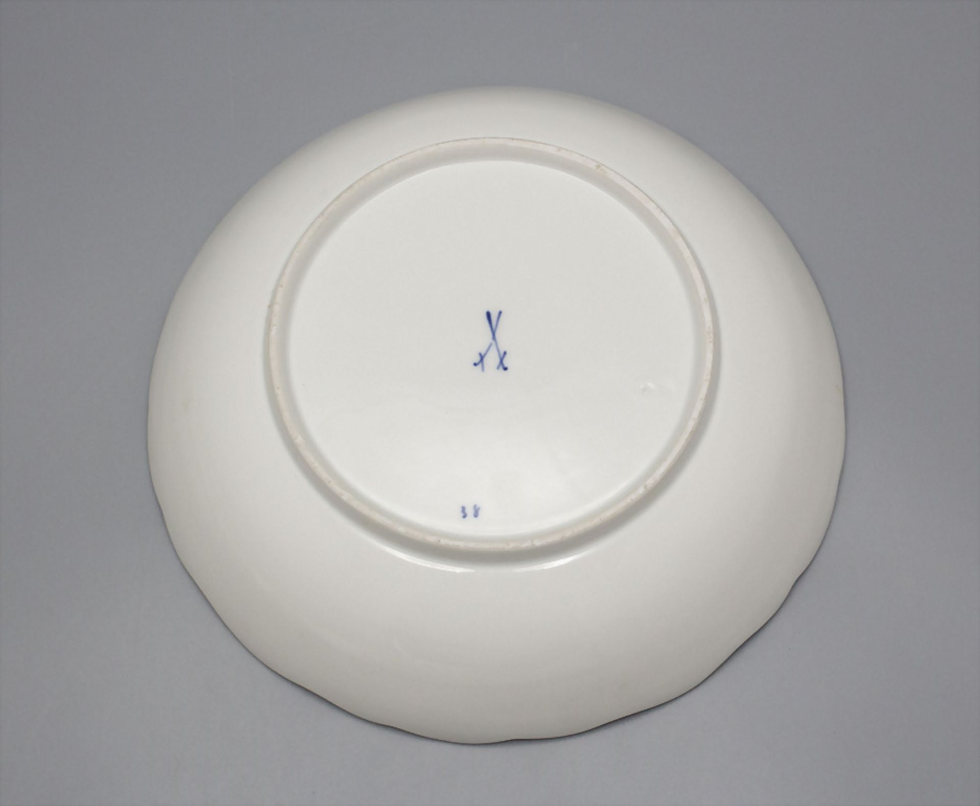 Runde Schale mit Zwiebelmuster / A bowl with onion pattern, Meissen, um 1880 - Image 3 of 3