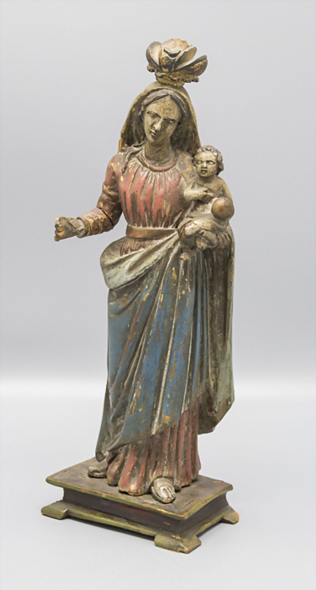 Holzskulptur einer Madonna mit Kind / A wooden sculpture of mother Mary with child, 18. Jh.