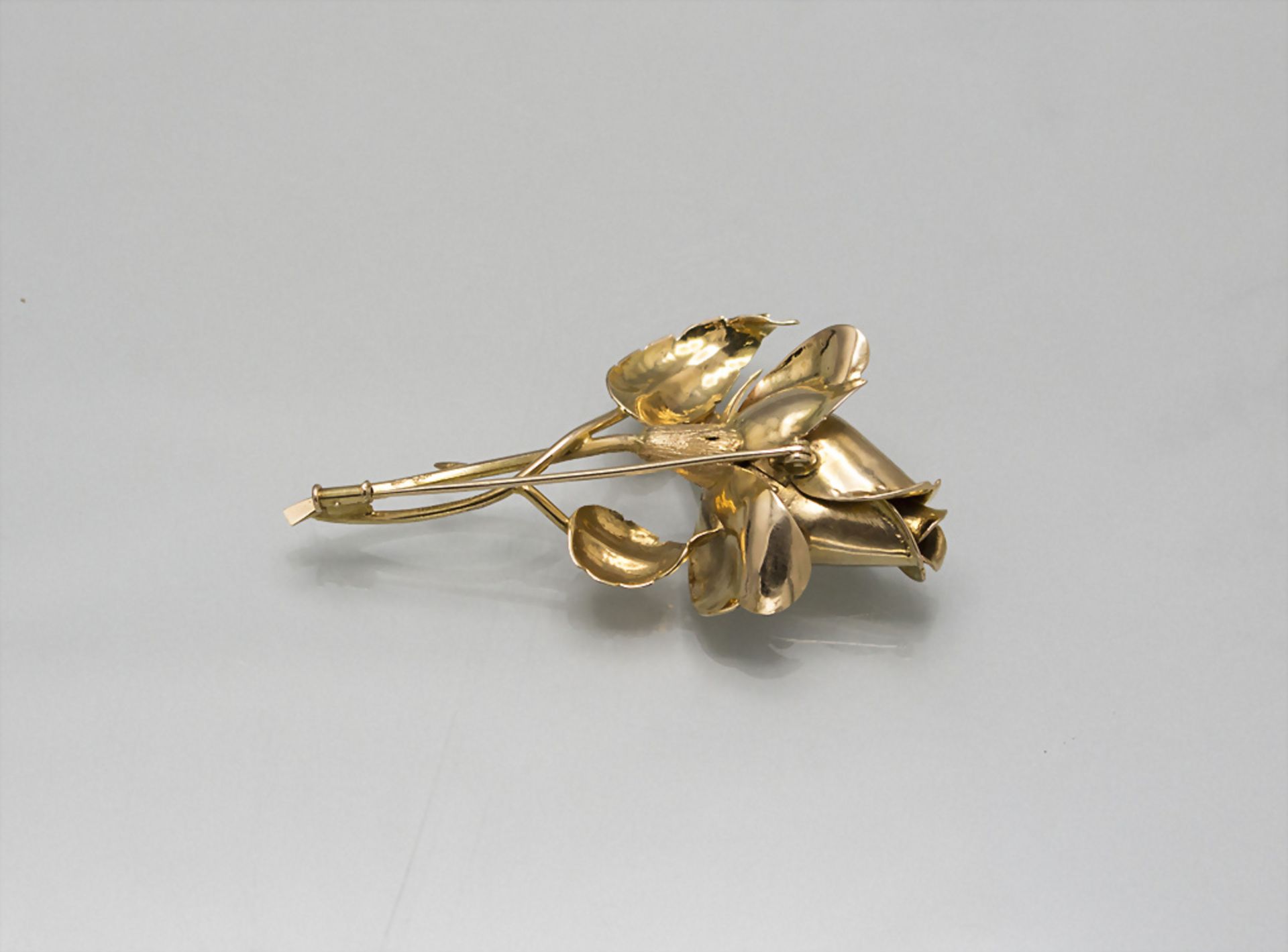 Brosche Rosenzweig / An 18 ct gold brooch, 20. Jh. - Bild 2 aus 4