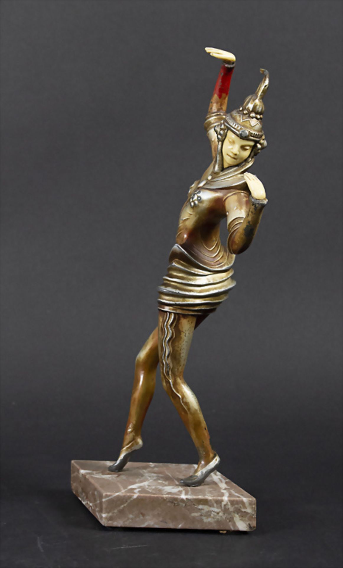 Art Déco Bronze Plastik / An Art Déco bronze figur