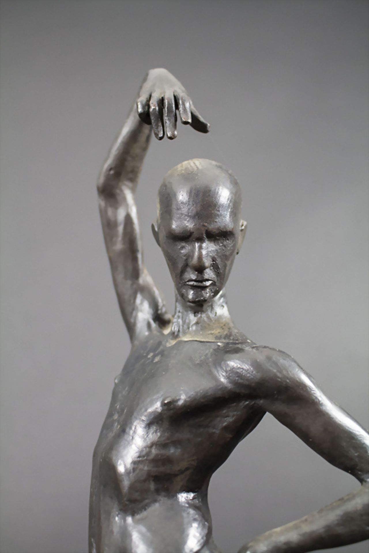 Nicolas Lavarenne (geb. 1953 in Chamalières), Bronzeskulptur 'Männlicher Akt' / A bronze ... - Bild 7 aus 8