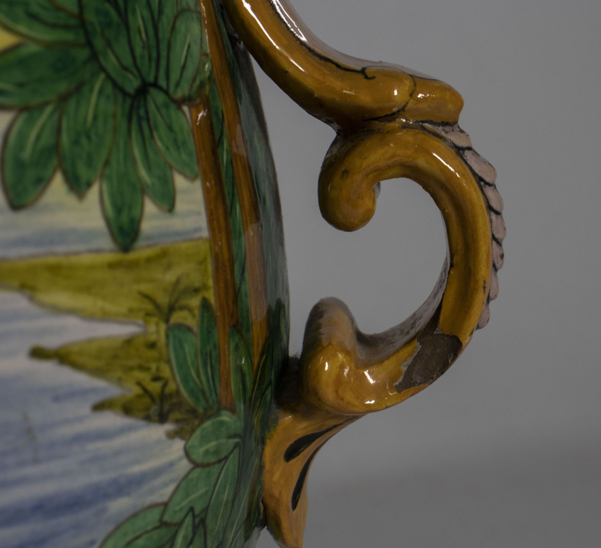 Majolika-Henkelvase im Urbino Renaissance-Stil / A majolica handled vase with Venus, wohl ... - Bild 10 aus 11