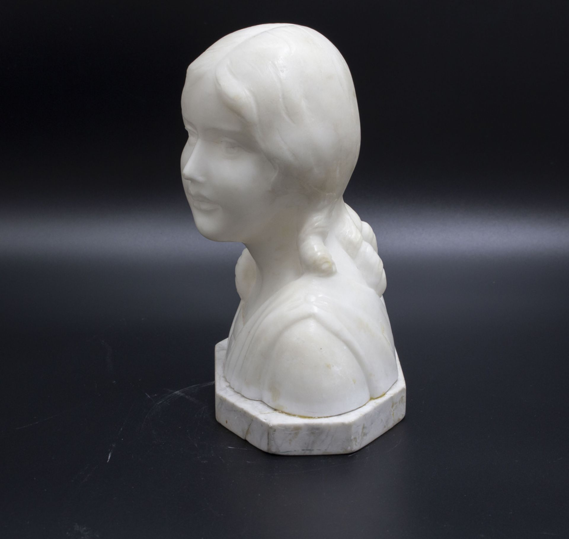 Albin DÖBRICH (1872-1945), Büste eines Mädchens / A bust of a girl, um 1900 - Bild 5 aus 6