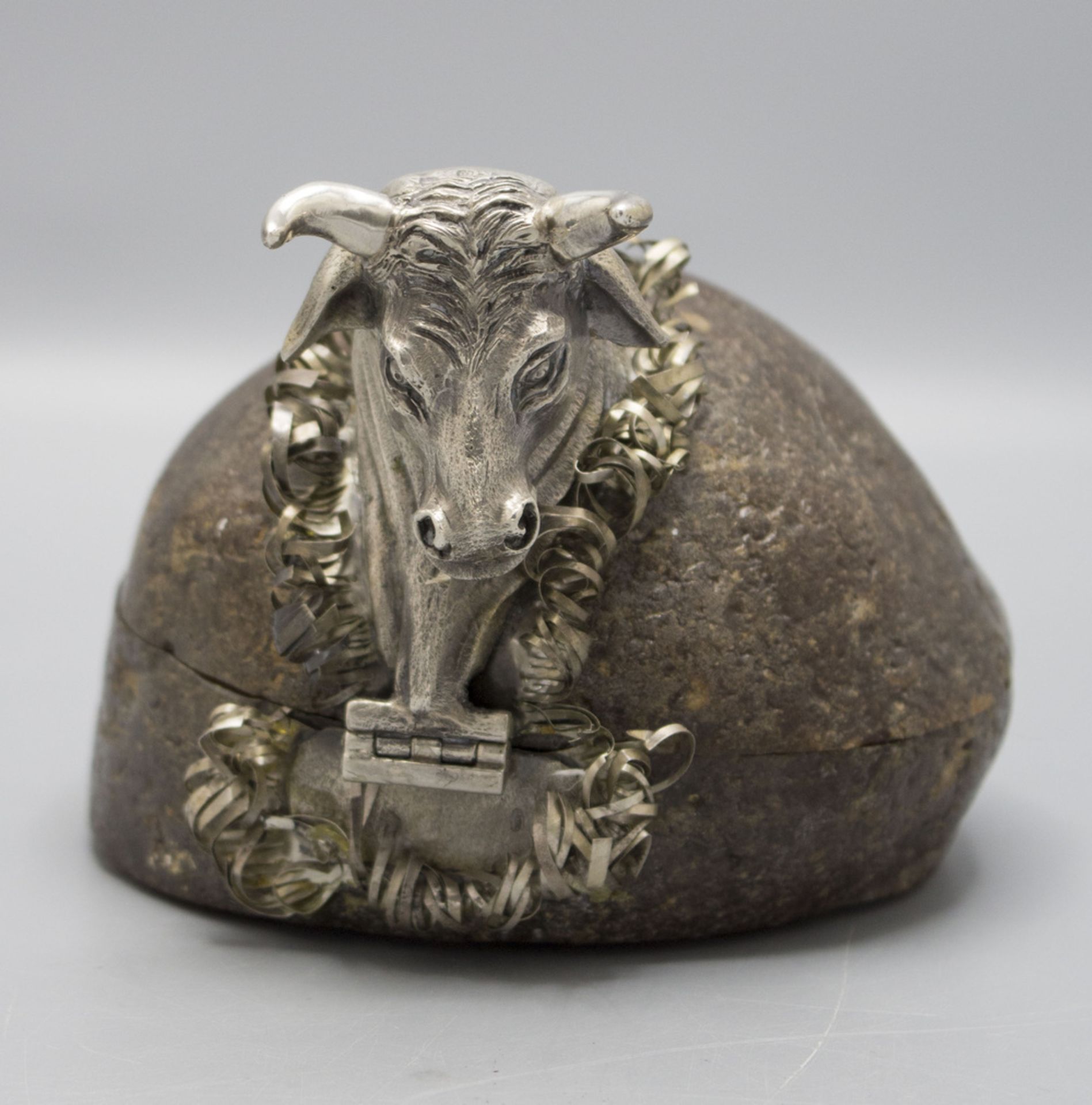 Achat- und Silberskluptur 'Stier' / An agate and silver sculpture of a bull, wohl Gabriele De ... - Bild 2 aus 6
