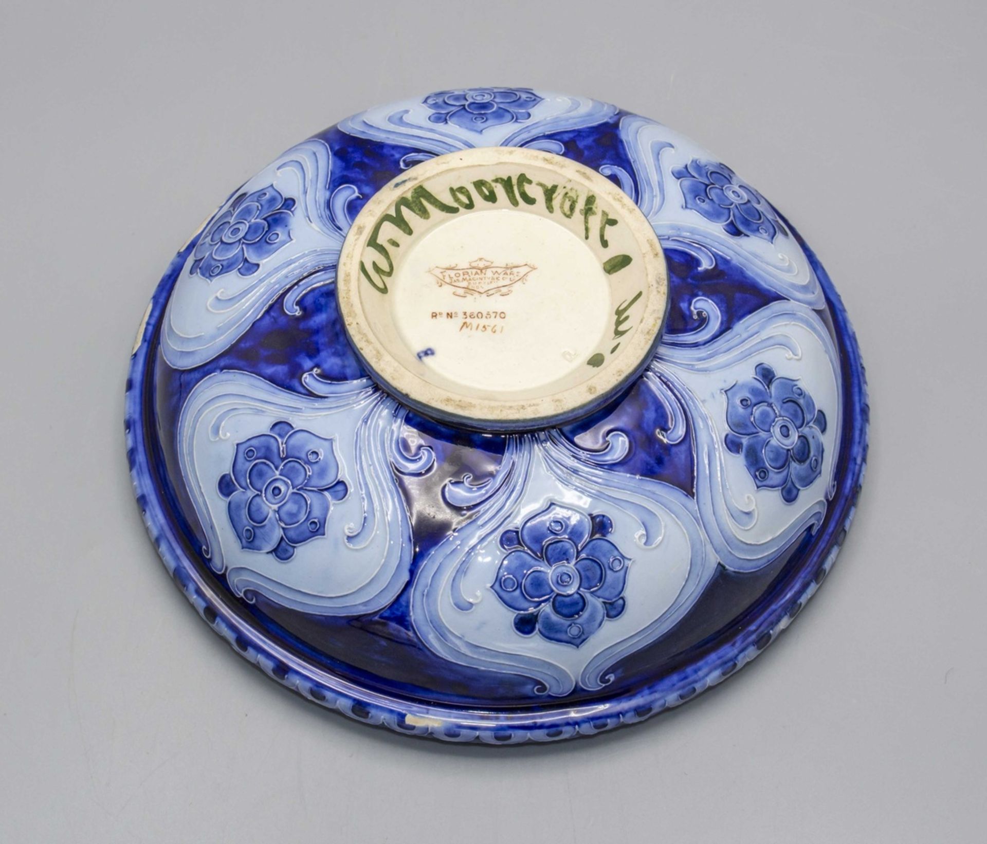 Jugendstil Schale / An Art Nouveau 'Florian Ware' bowl with flowers, William Moorcroft für ... - Image 3 of 3