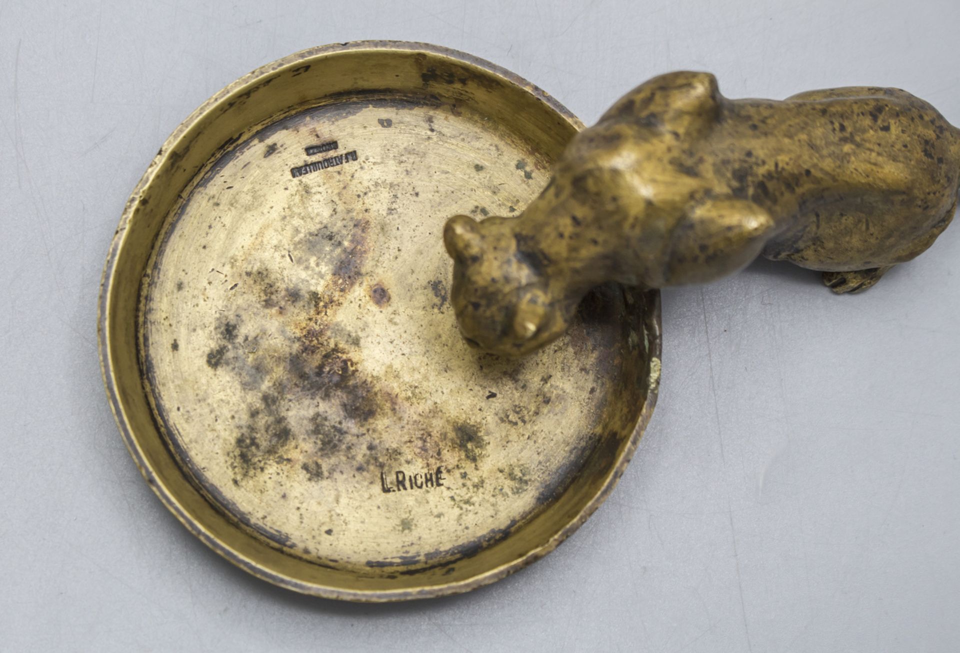 Bronze Schale mit Katze / Chat à l'écuelle / A bronze bowl with a drinking cat, Louis Riché, ... - Image 6 of 6