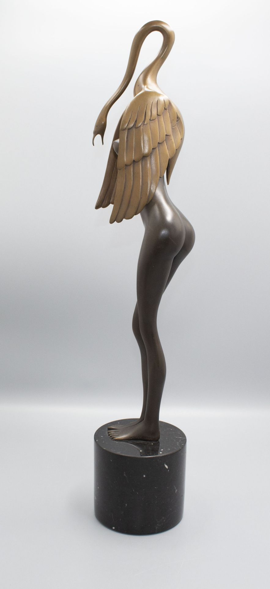 Bruno BRUNI (*1935), Bronze Skulptur 'Leda mit dem Schwan / A bronze sculpture 'Leda with the swan' - Image 5 of 10