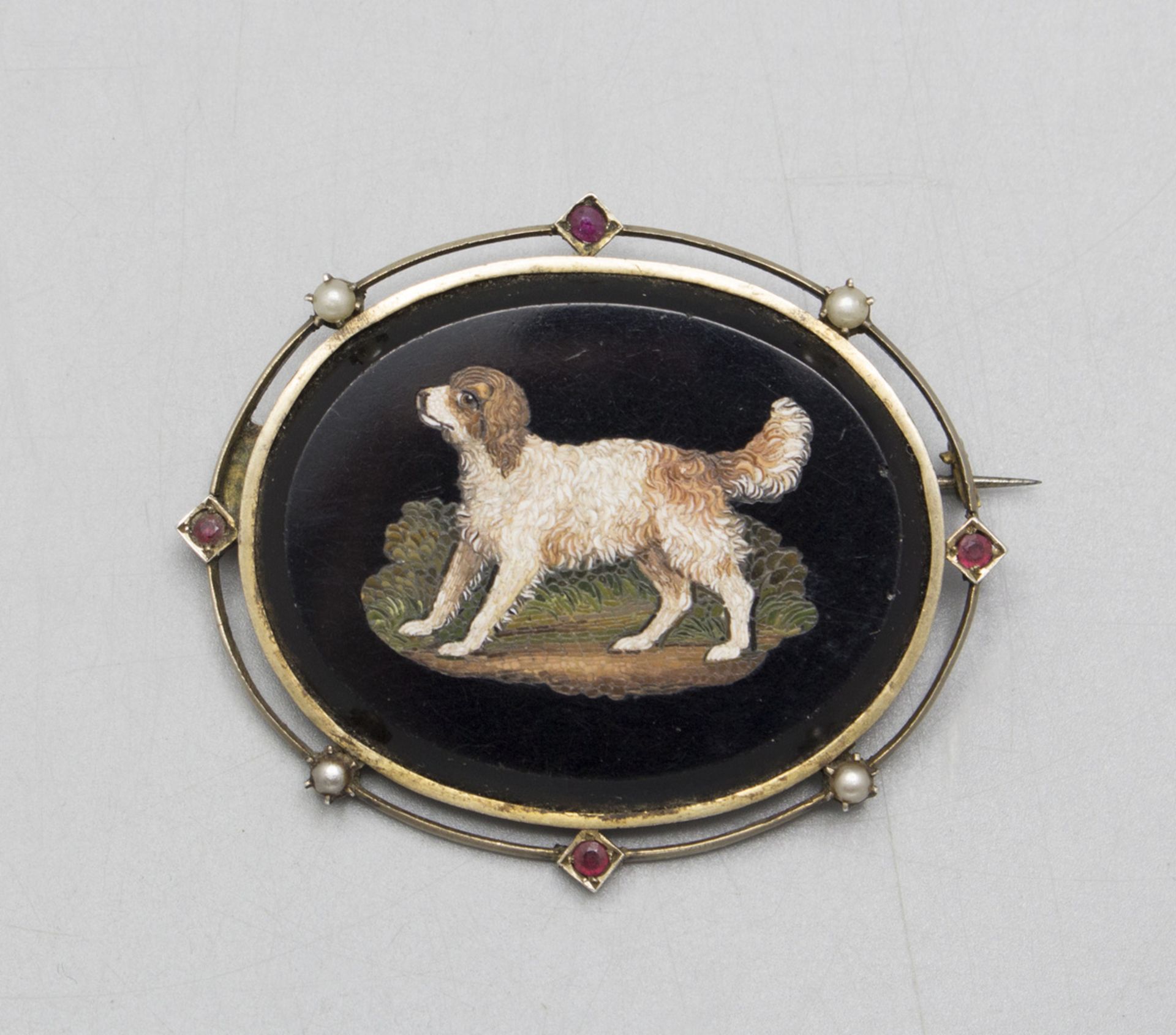 Mikromosaik Brosche / A micromosaic brooch, Italien, 19. Jh.