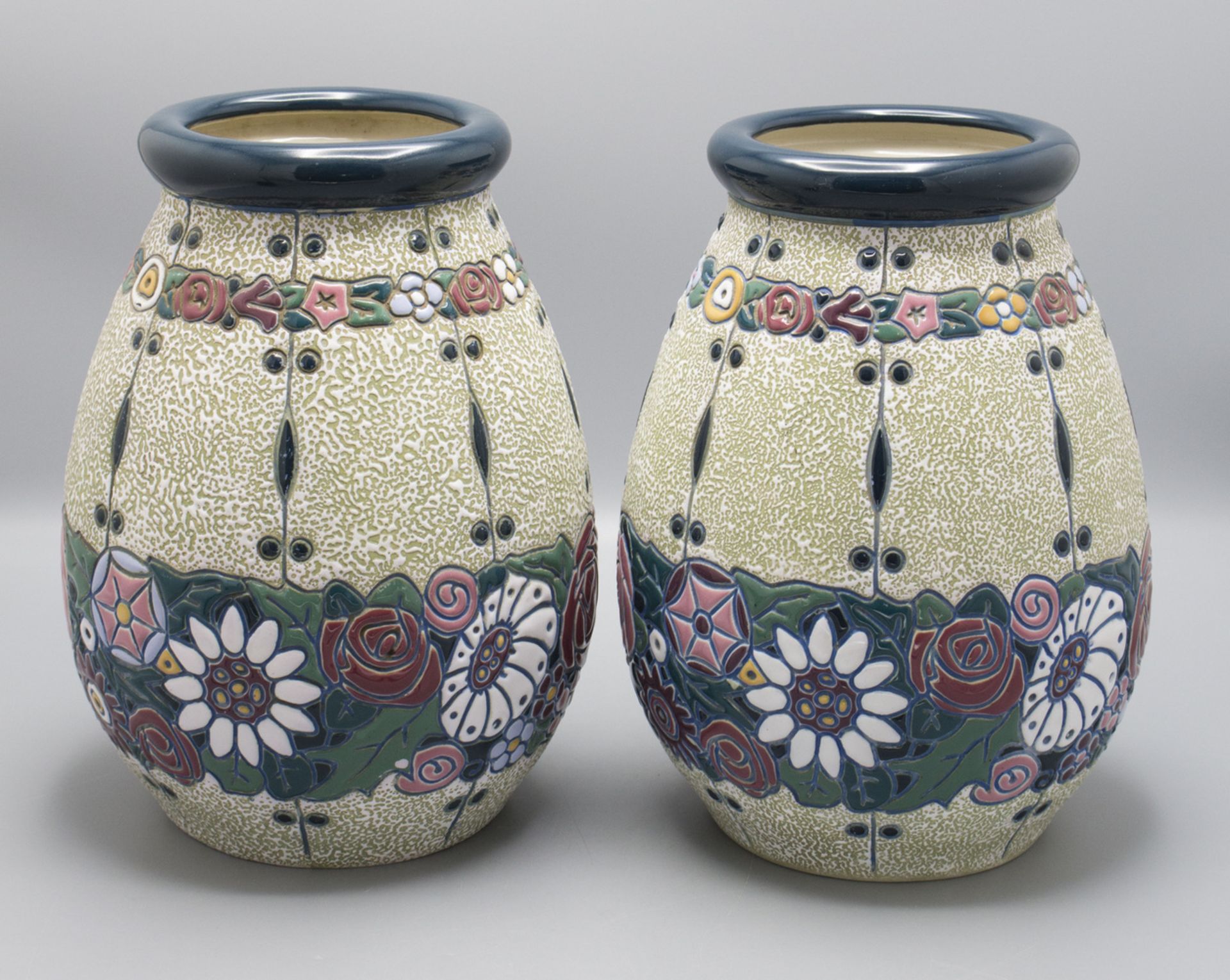 Paar große Art Déco Keramik Ziervasen / A pair of large Art Deco ceramic vases, Riessner, ... - Image 3 of 4