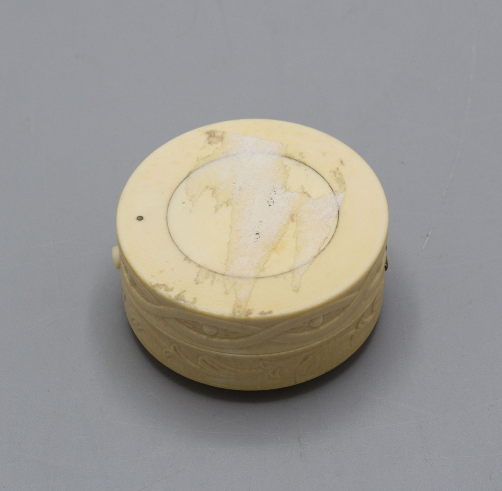 Tabatiere mit Miniatur / A snuff box with a miniature, 19. Jh. - Bild 5 aus 5