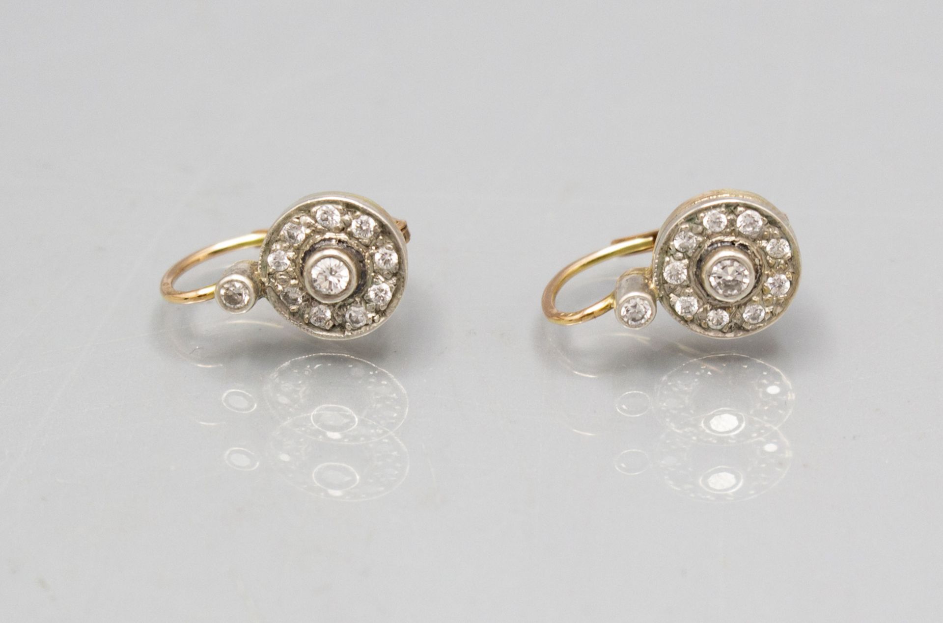 Paar Ohrringe / A pair of 14 ct gold earrings with diamonds