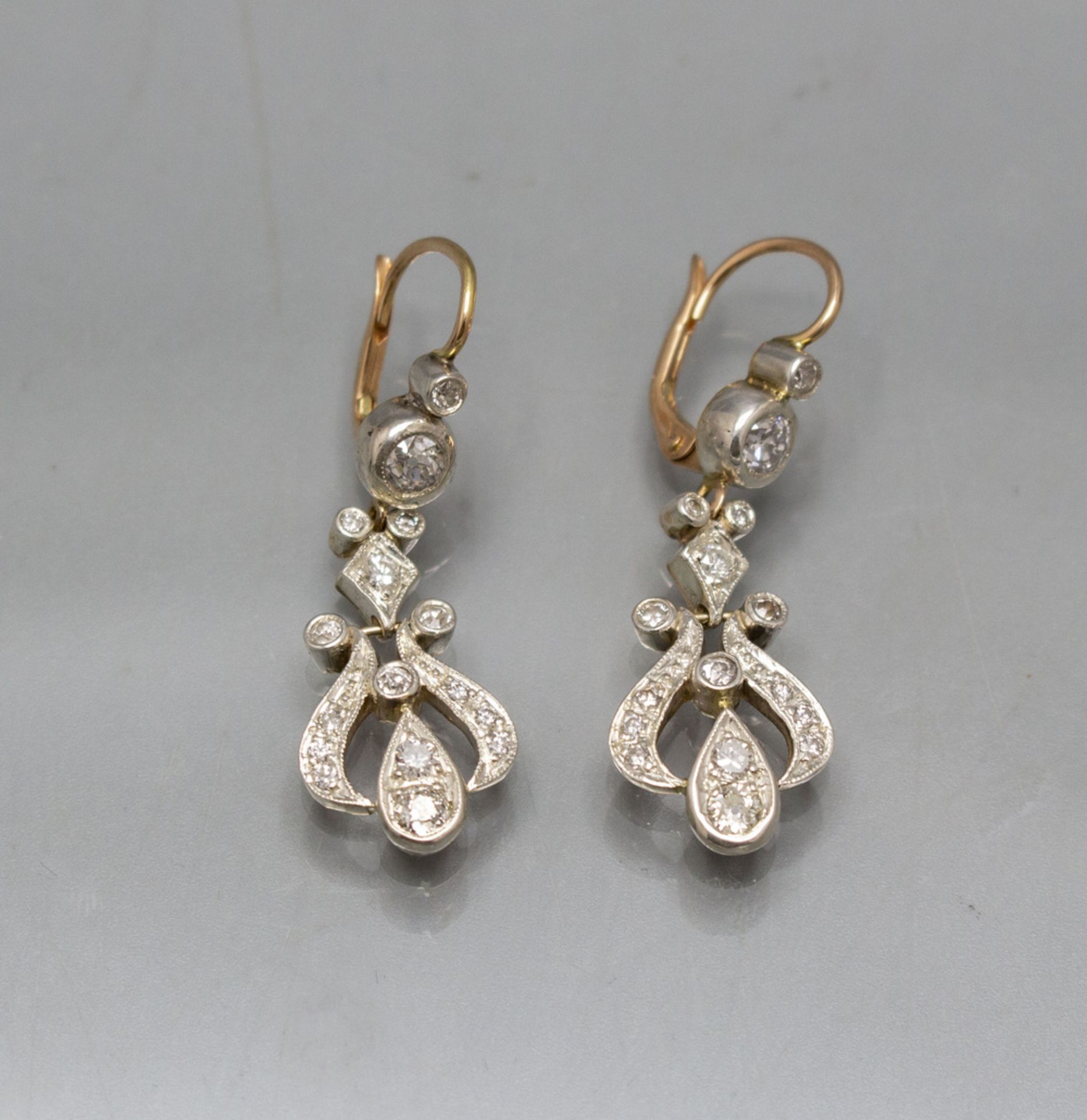 Paar Ohrringe / A pair of 14 ct gold earrings with diamonds