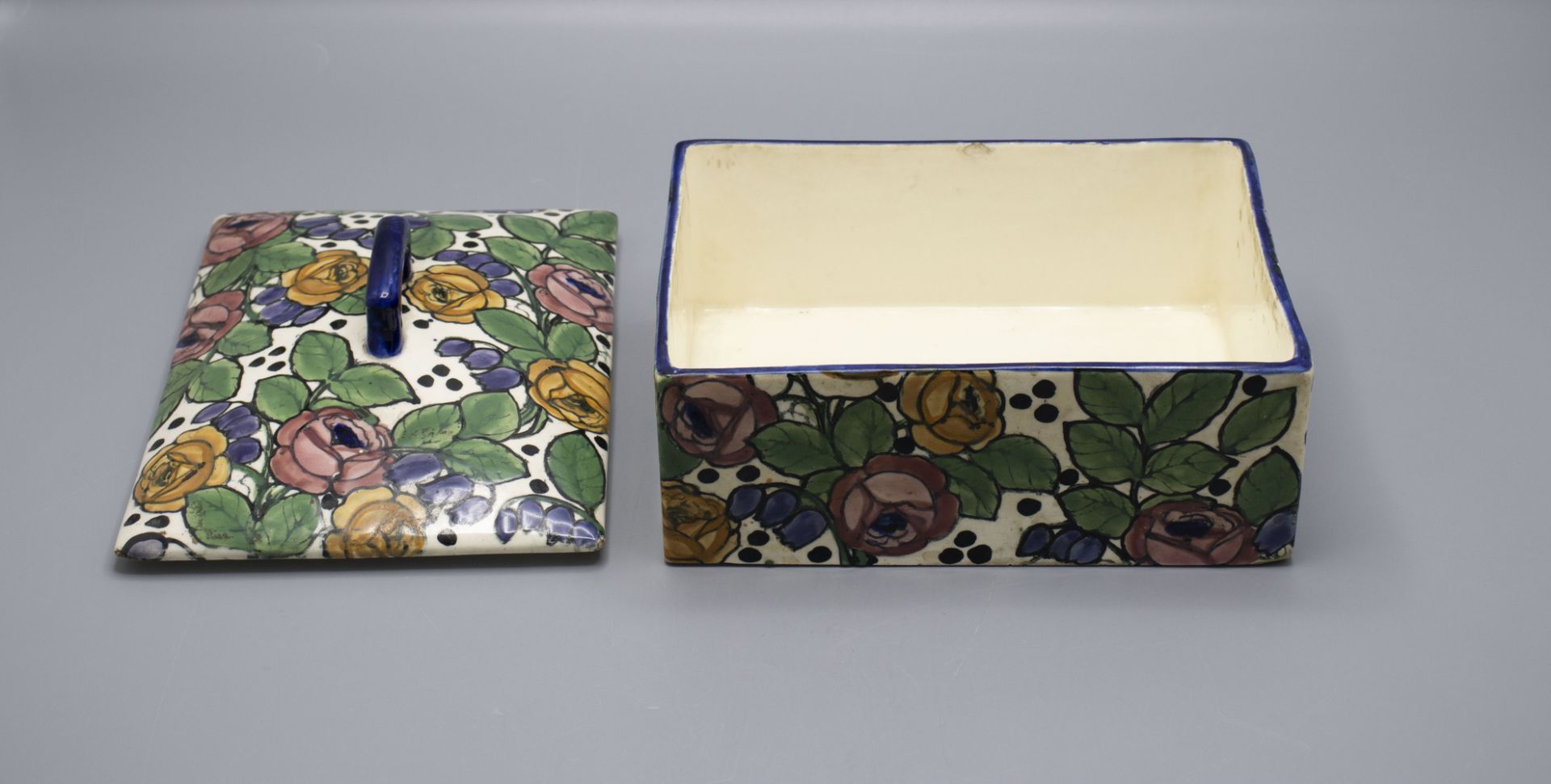 Keramik Deckeldose / A ceramic lidded box, um 1900 - Bild 3 aus 4