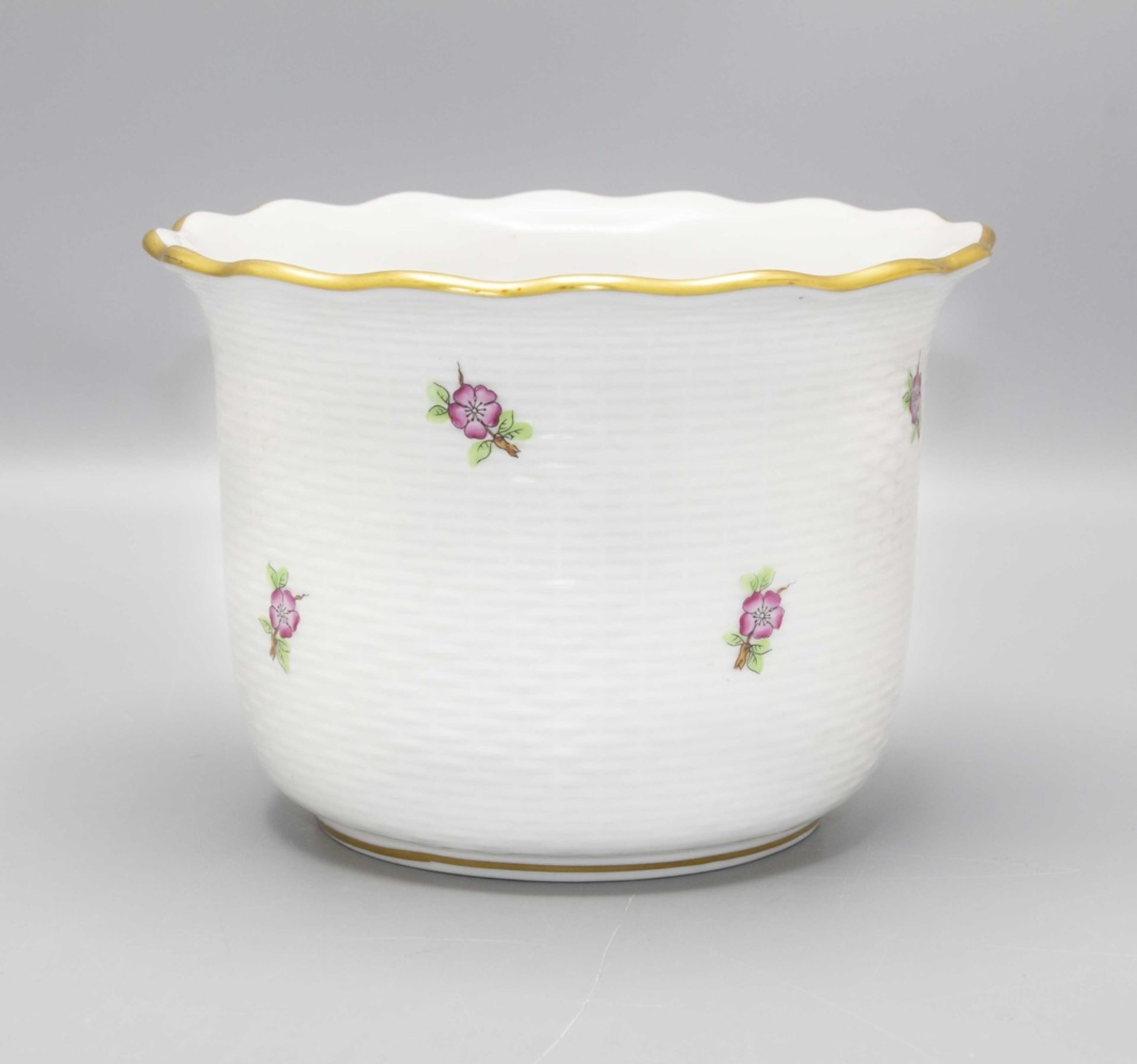 Blumenübertopf / Cachepot / A porcelain flowerpot, Herend, 2. Hälfte 20. Jh.