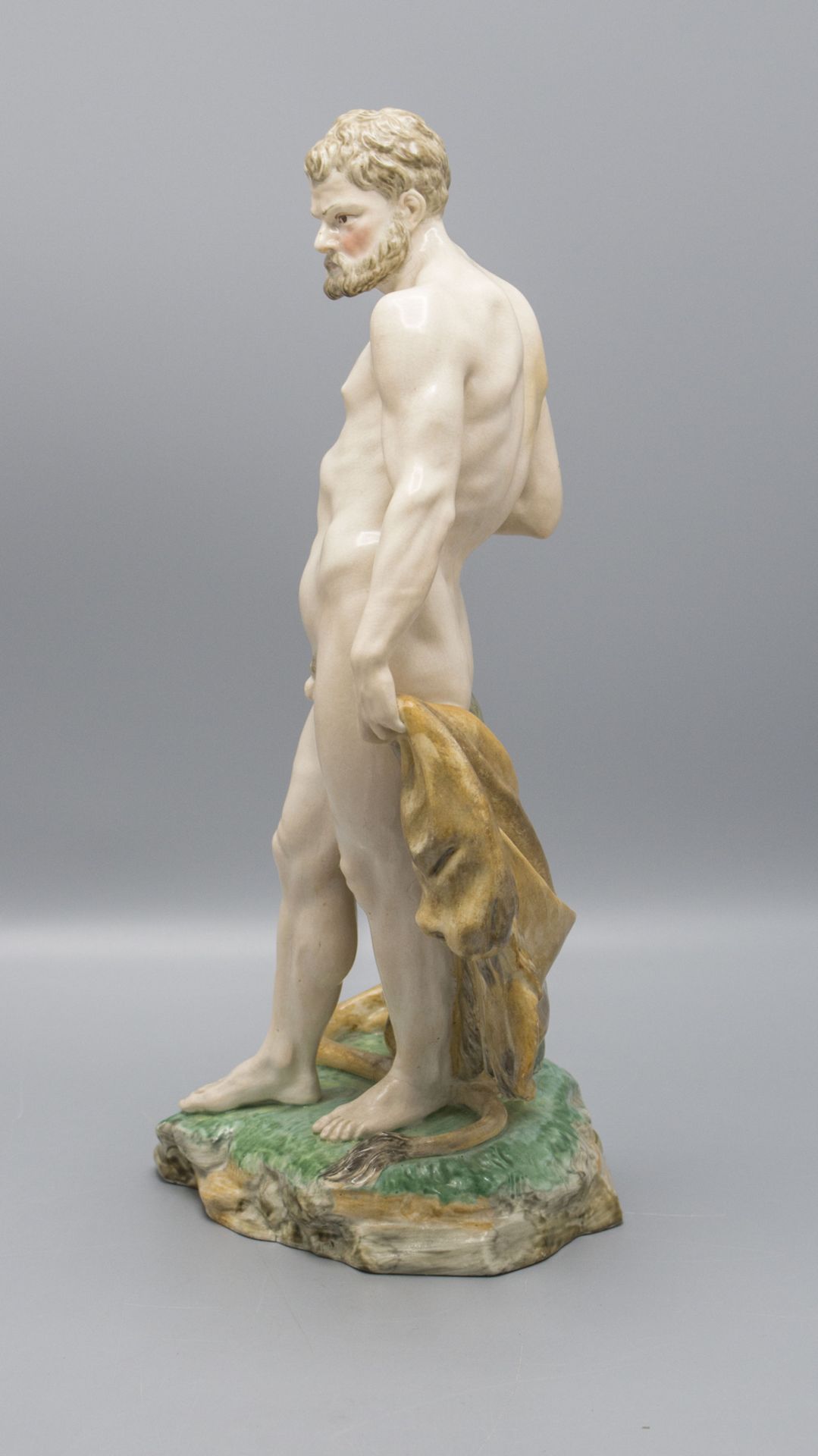 Große Figur des Herakles mit Löwenfell und Keule / A large figure of Heracles with lion skin ... - Image 2 of 5
