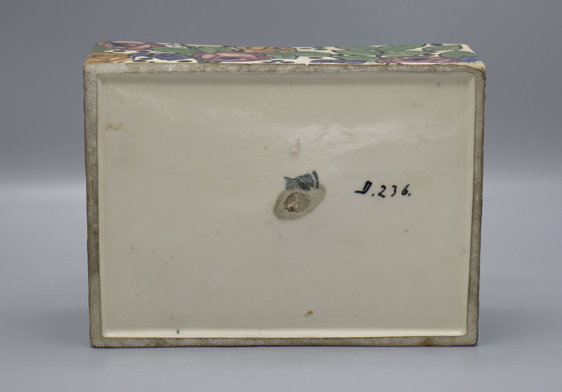 Keramik Deckeldose / A ceramic lidded box, um 1900 - Bild 4 aus 4