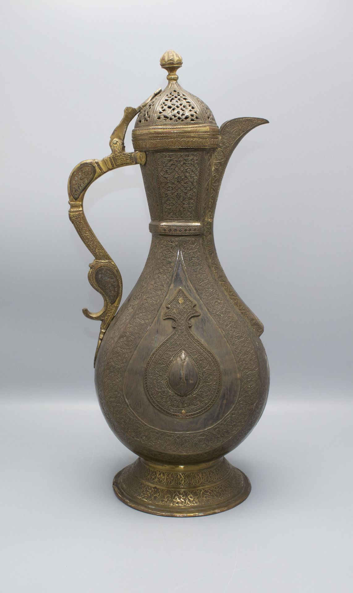 Orientalische Wasserkanne / An Oriental water can, Orient, 19./20. Jh. - Image 2 of 8