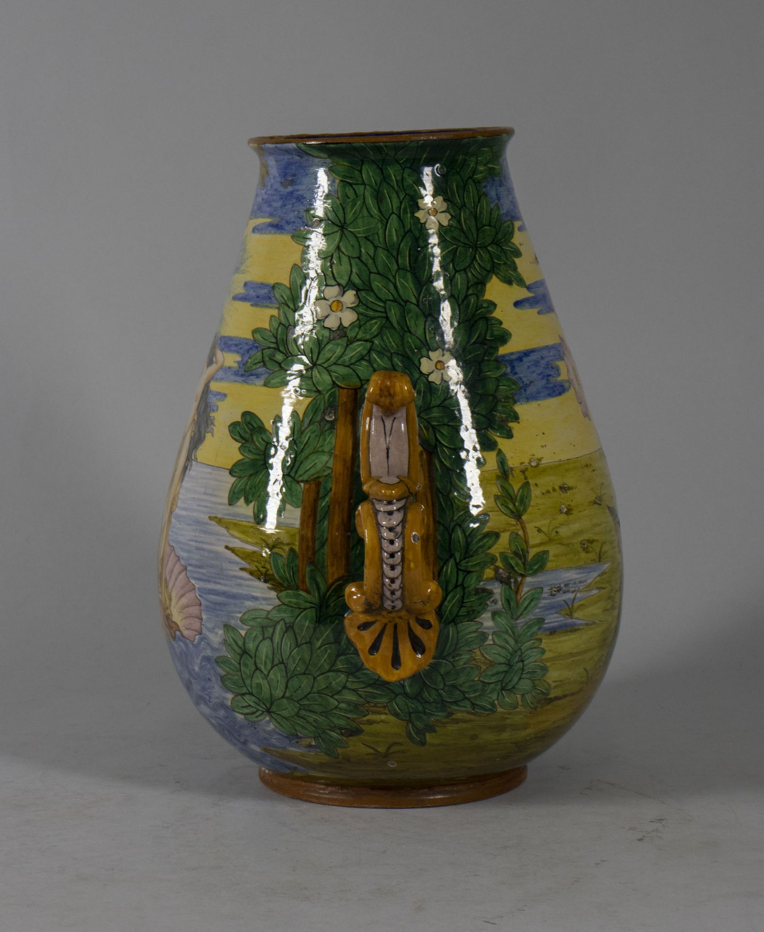 Majolika-Henkelvase im Urbino Renaissance-Stil / A majolica handled vase with Venus, wohl ... - Bild 6 aus 11