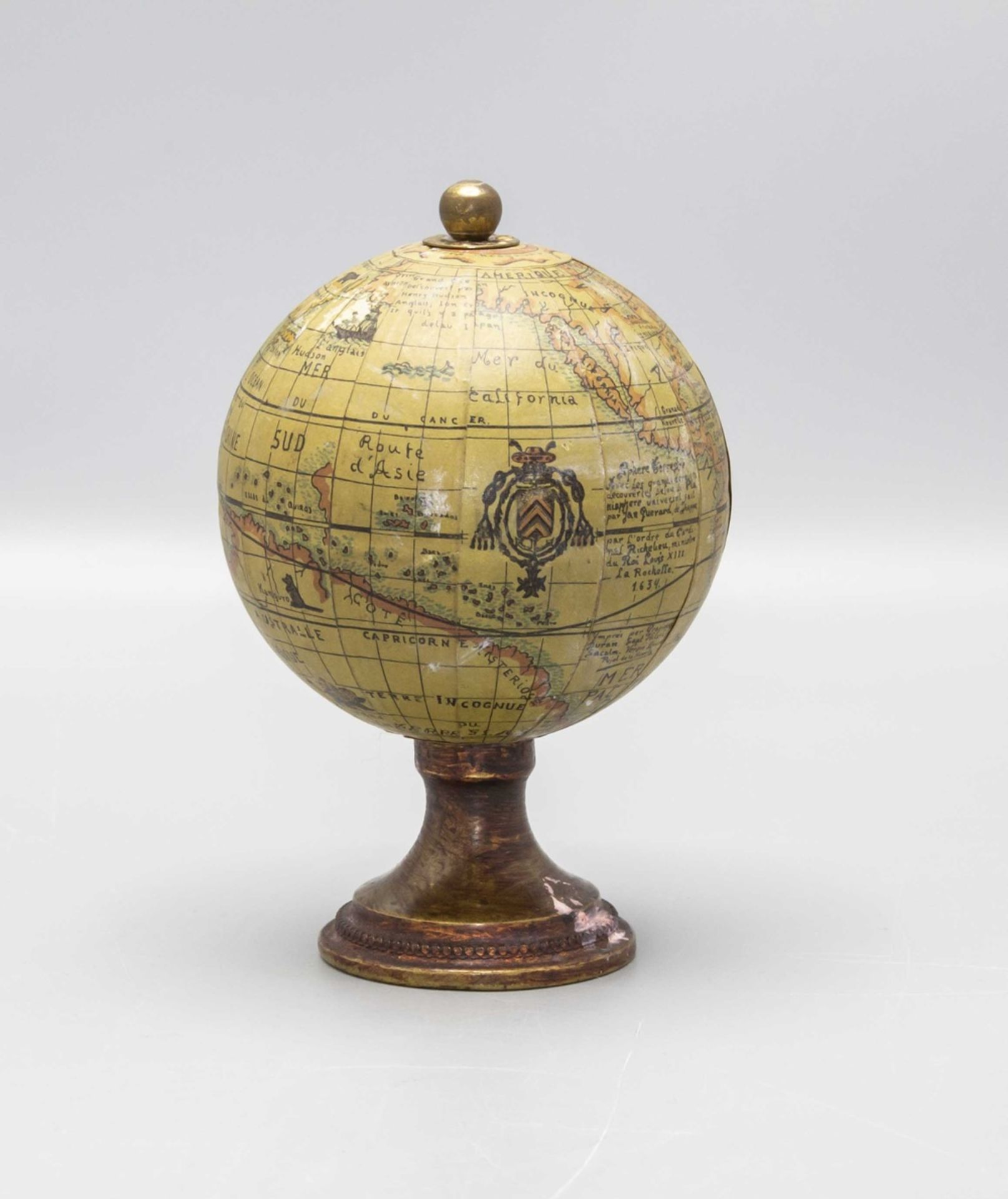 Kleiner Tischglobus / A miniature table globe, Frankreich, 19. Jh.