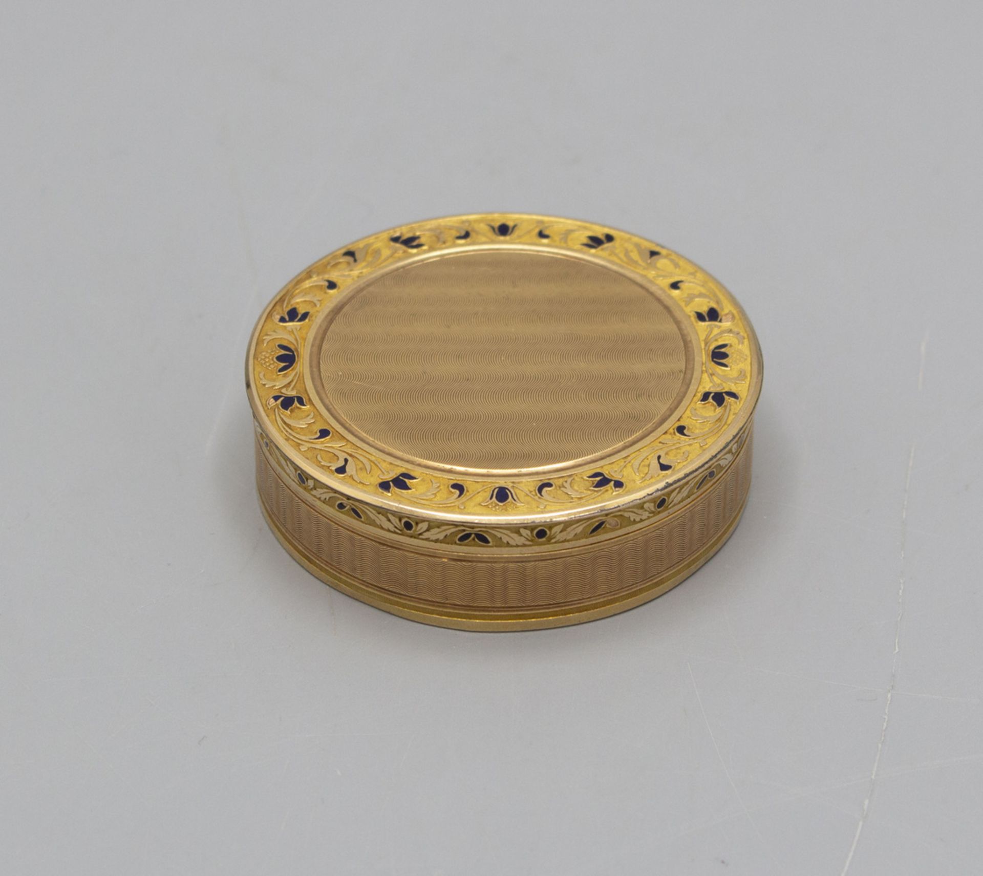 Gold Tabatiere / An 18 ct gold snuff box, Frankreich, um 1800 - Image 4 of 8