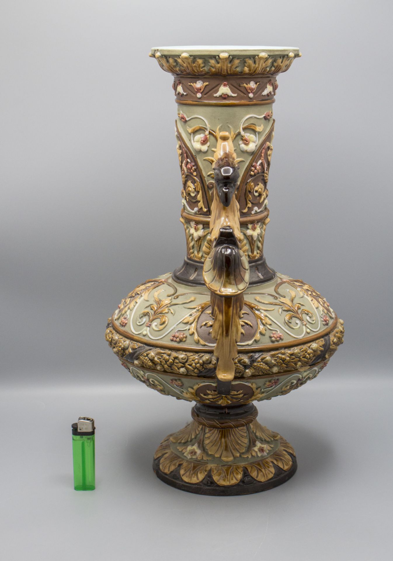 Historismus Henkelvase / A historicism handled vase, Wilhelm Schiller & Sohn, Bodenbach, um 1890 - Bild 4 aus 7