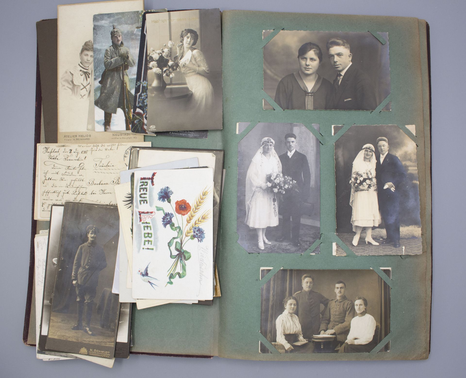 Fotoalbum aus der Zeit des 1. Weltkrieges / An album with photographs of WW I - Bild 2 aus 5