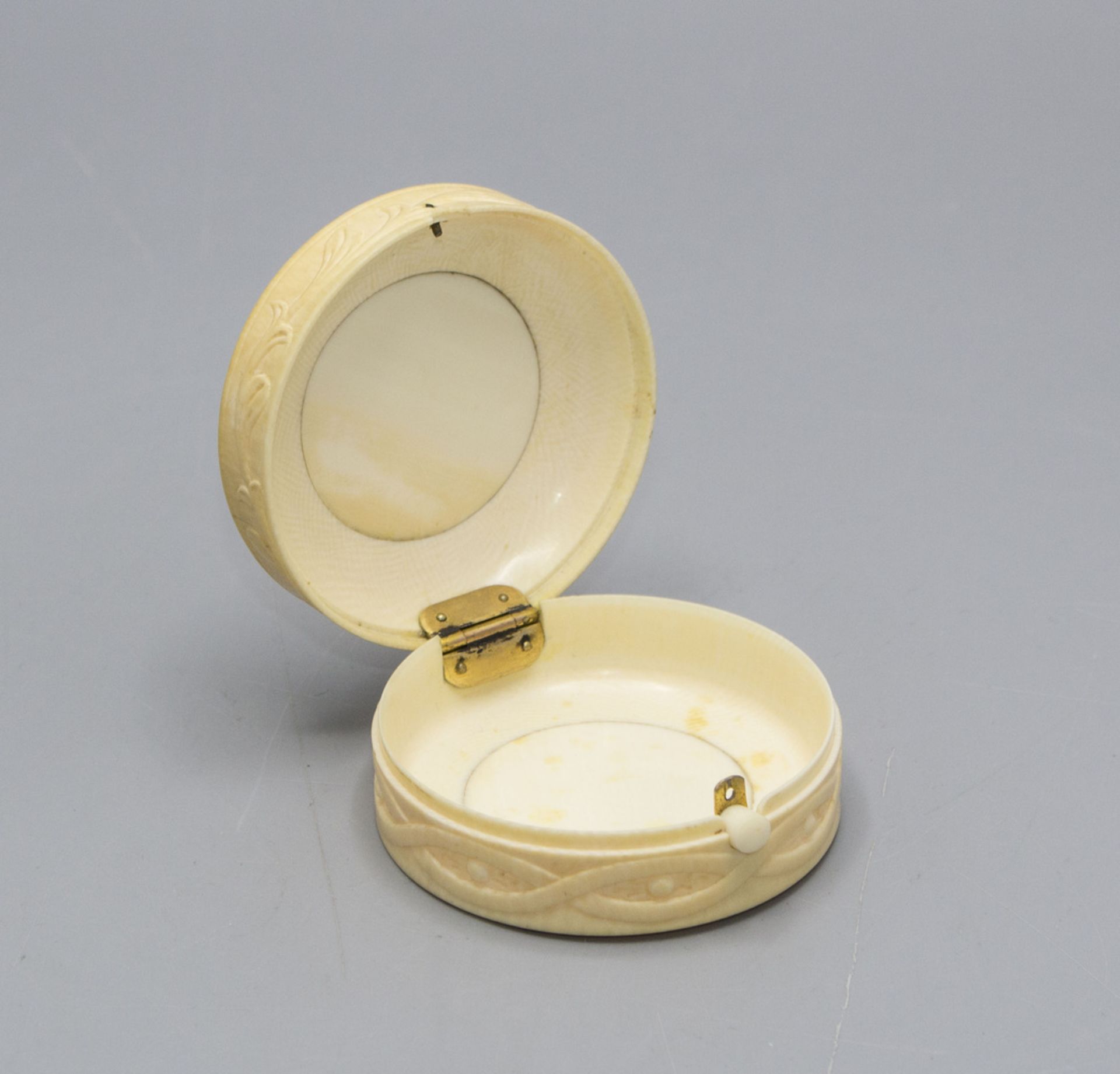 Tabatiere mit Miniatur / A snuff box with a miniature, 19. Jh. - Bild 4 aus 5