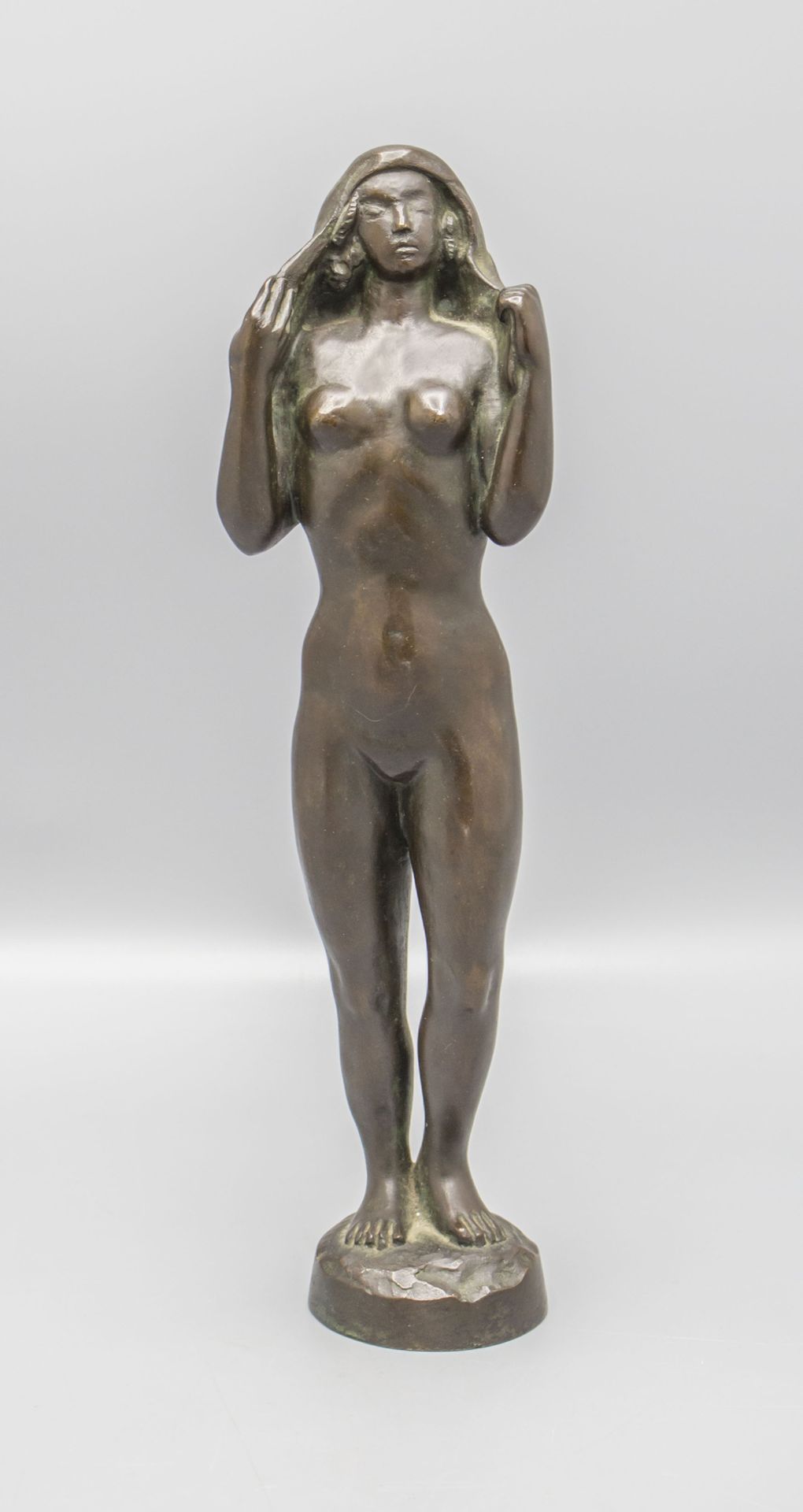 Erich Kuhn (1890 Berlin - 1967 Höchst), Bronzeskulptur 'Weiblicher Akt' / A bronze sculpture ... - Image 2 of 6