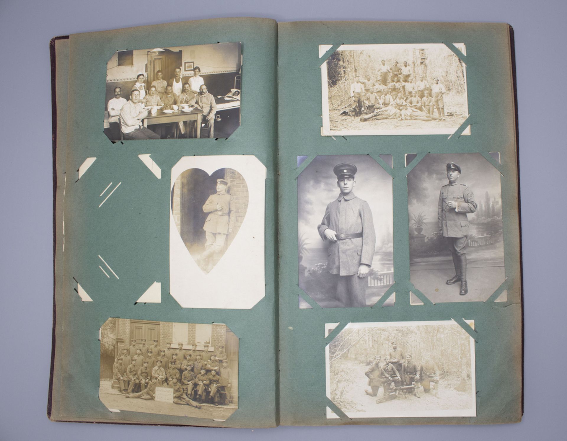 Fotoalbum aus der Zeit des 1. Weltkrieges / An album with photographs of WW I
