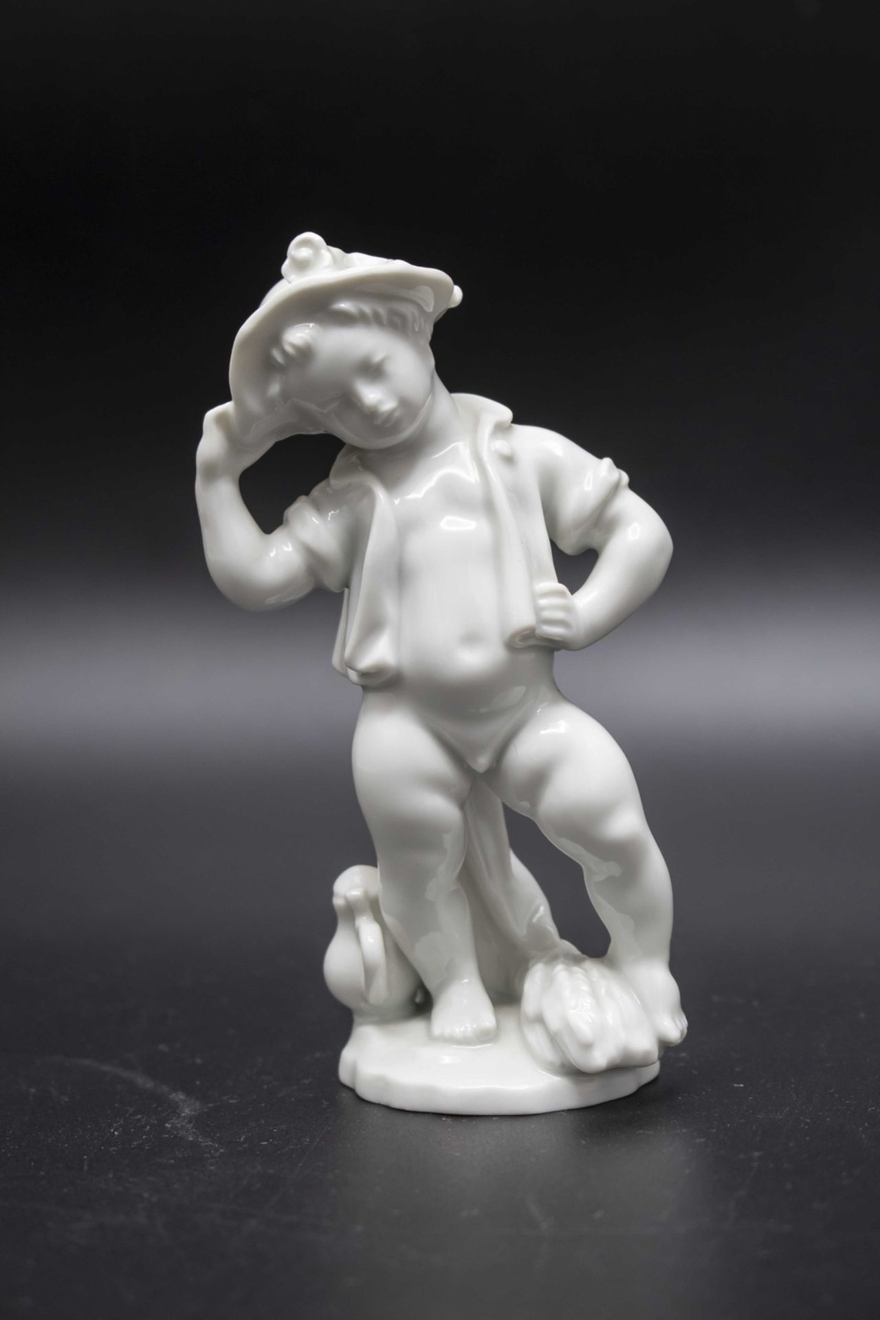 Figur 'Sommer-Putto' / A figure of a cherub depicting the Summer, Michael Powolny, Augarten, ... - Bild 6 aus 6