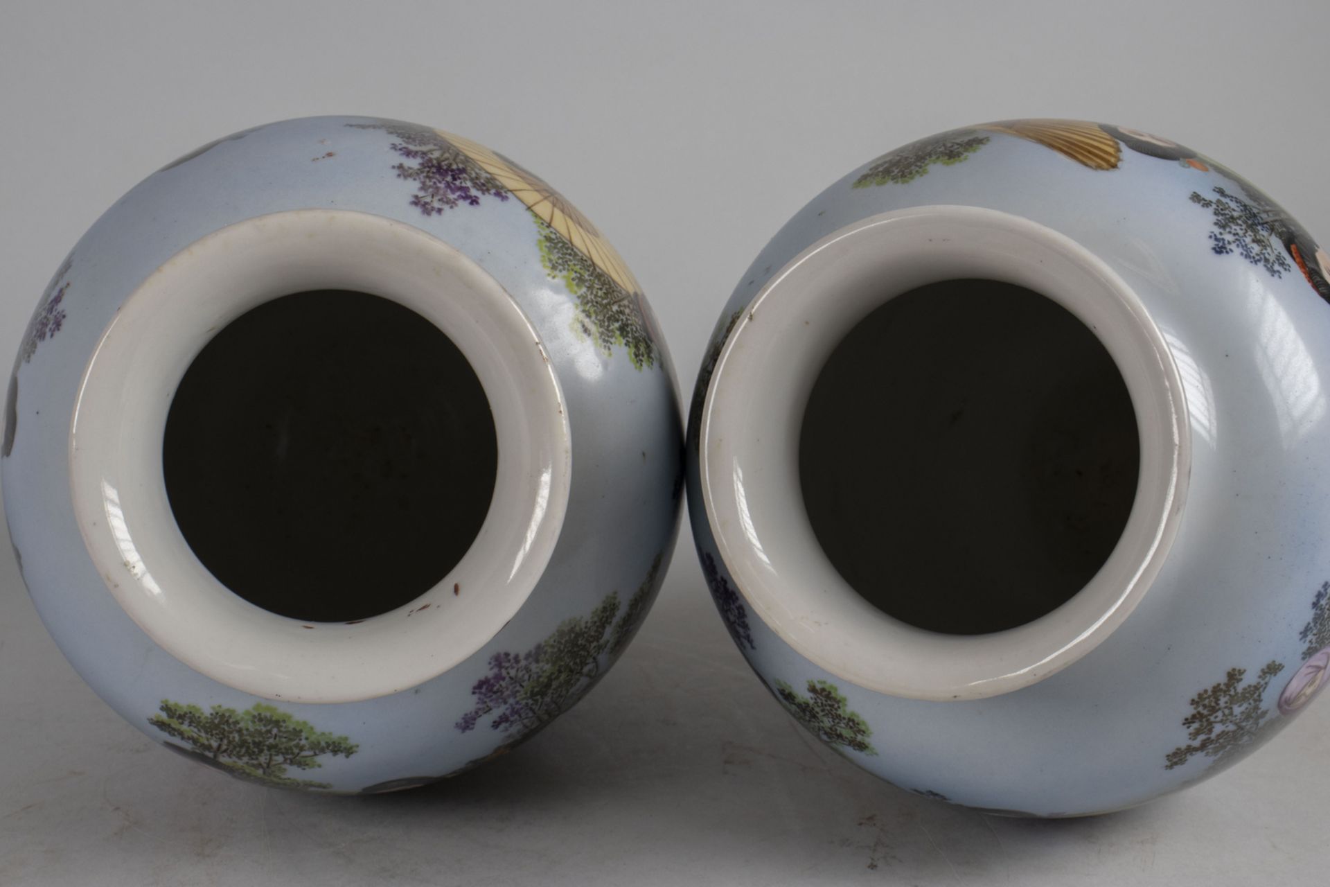 Paar Vasen / A pair of porcelain vases, Japan, Meiji Periode, um 1900 - Bild 6 aus 10
