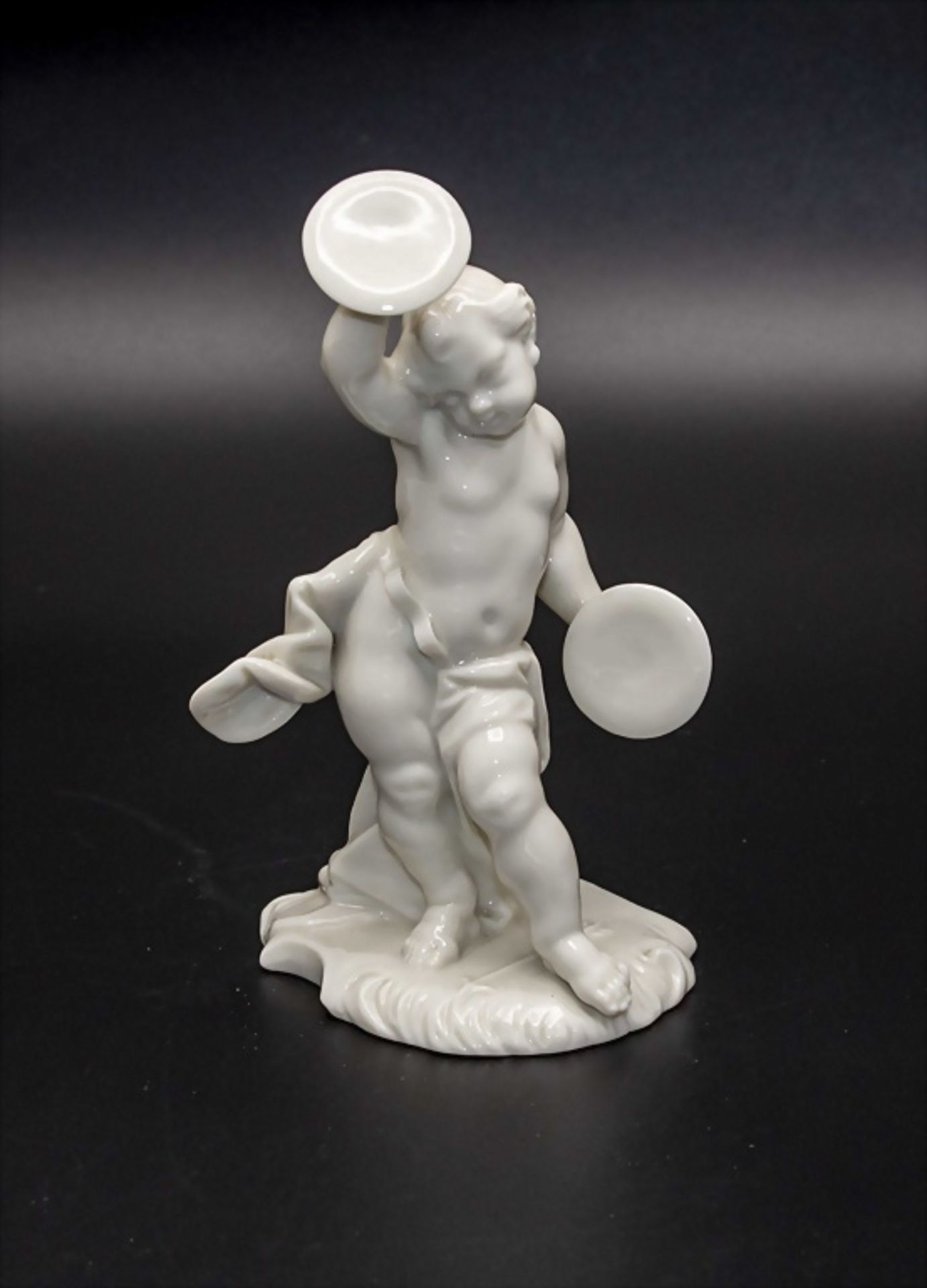 Putto mit Schlagbecken / A figure of a cupid with cymbals, F.A. Bustelli, Nymphenburg, Anfang ...