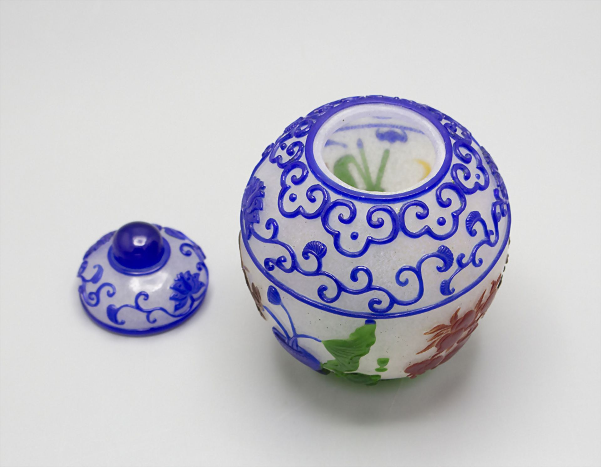 Kleine Deckelvase / A small lidded vase, 19. Jh. - Image 3 of 4