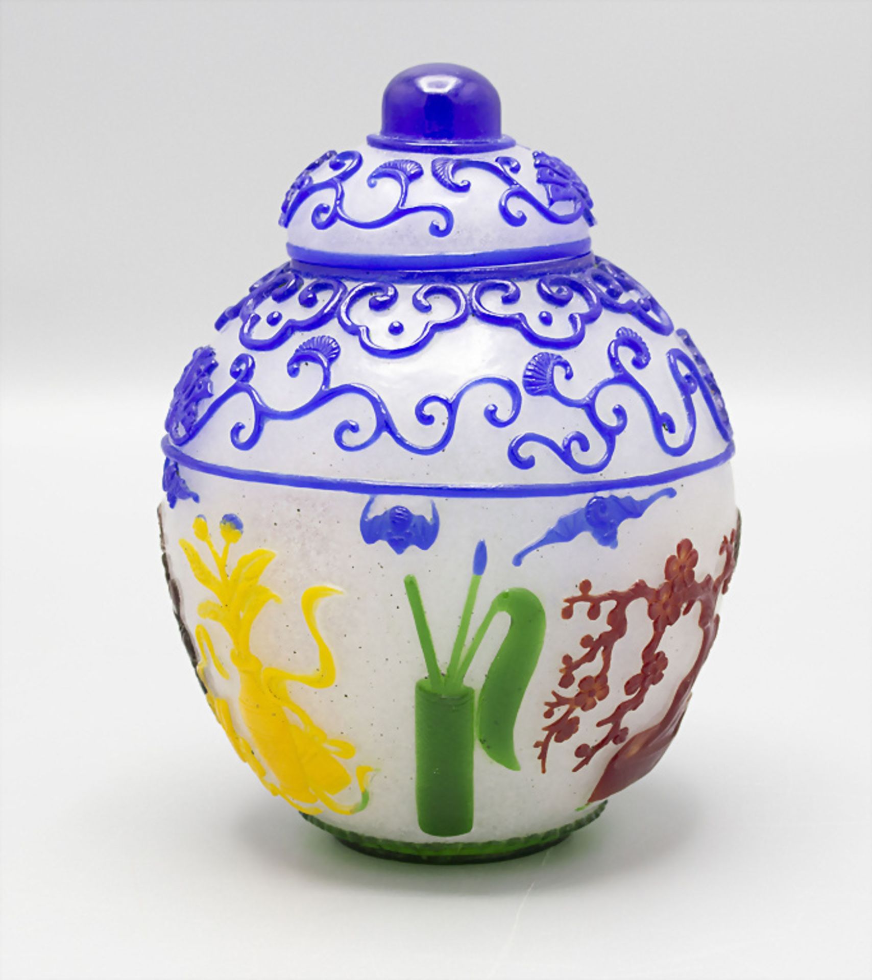 Kleine Deckelvase / A small lidded vase, 19. Jh.