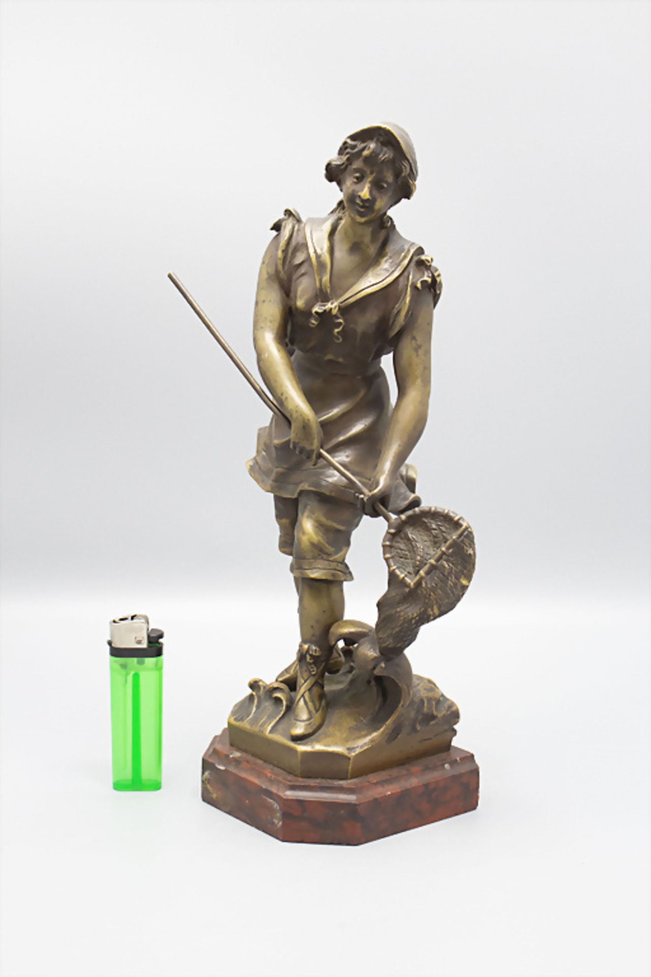 Sylvain Kinsburger (1855-1935), Bronze Figur 'Die Krabbenfischerin' / A bronze figure of a ...