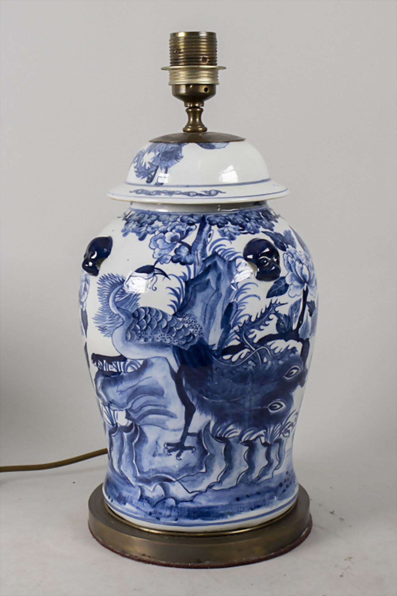 Deckelvase als Lampenfuß / A lidded vase as lamp base, China, Qing-Dynastie, wohl Guangxu ... - Image 2 of 8