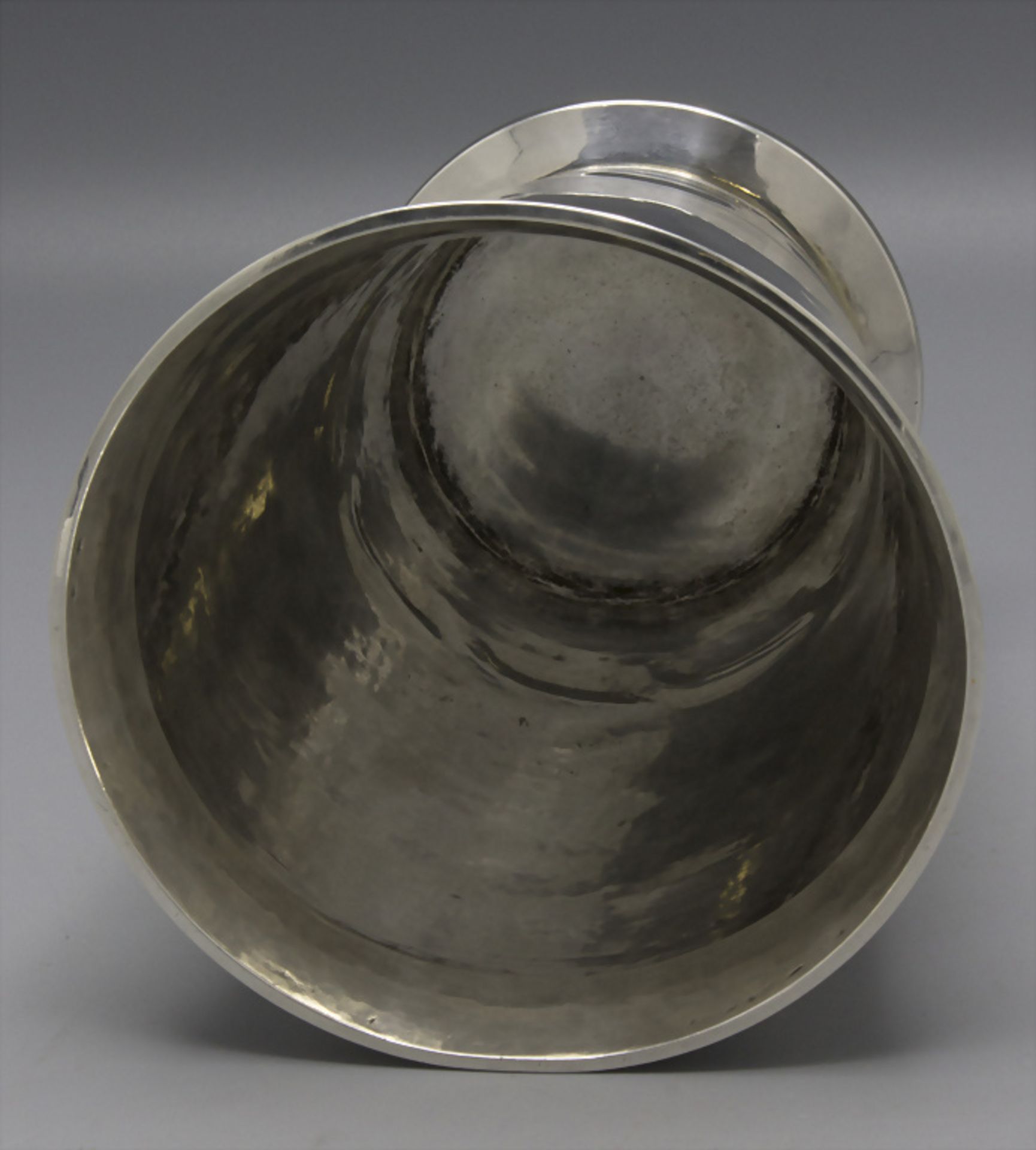 Art Déco Silbervase / Vase en argent massif martelé / A silver vase, Georges René Lecomte, ... - Image 3 of 6